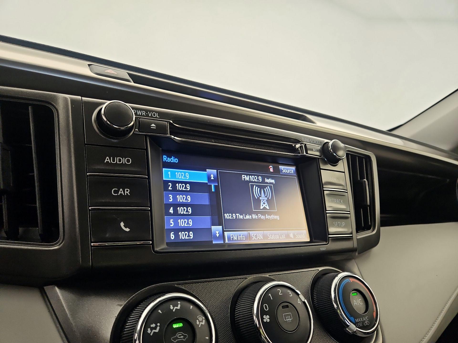 Thumbnail: 2014 Toyota RAV4 - 15