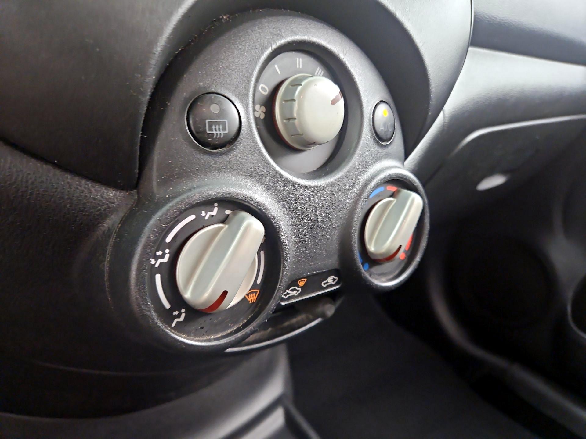 Thumbnail: 2014 Nissan Versa - 14