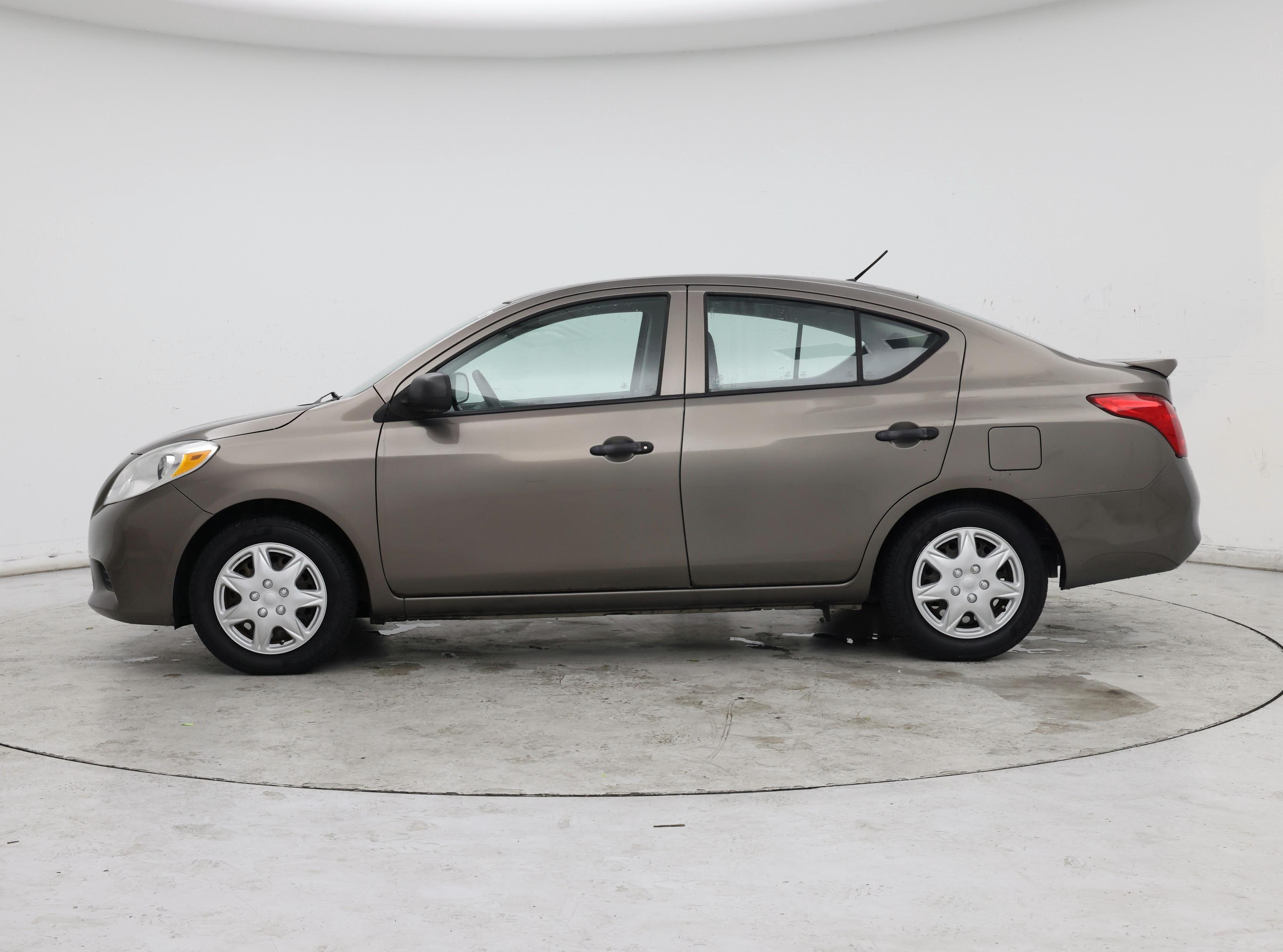 Thumbnail: 2014 Nissan Versa - 3