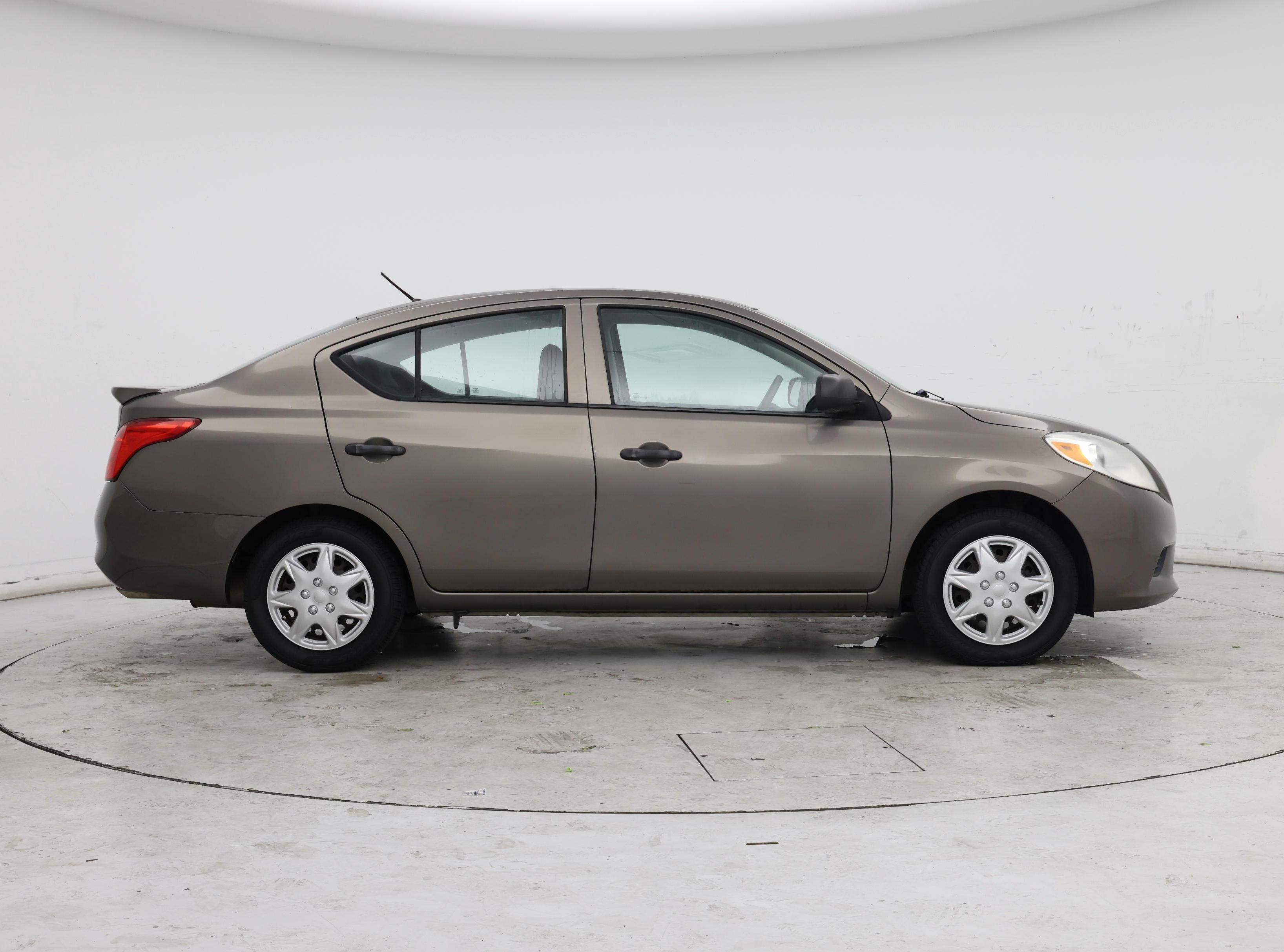 Thumbnail: 2014 Nissan Versa - 7