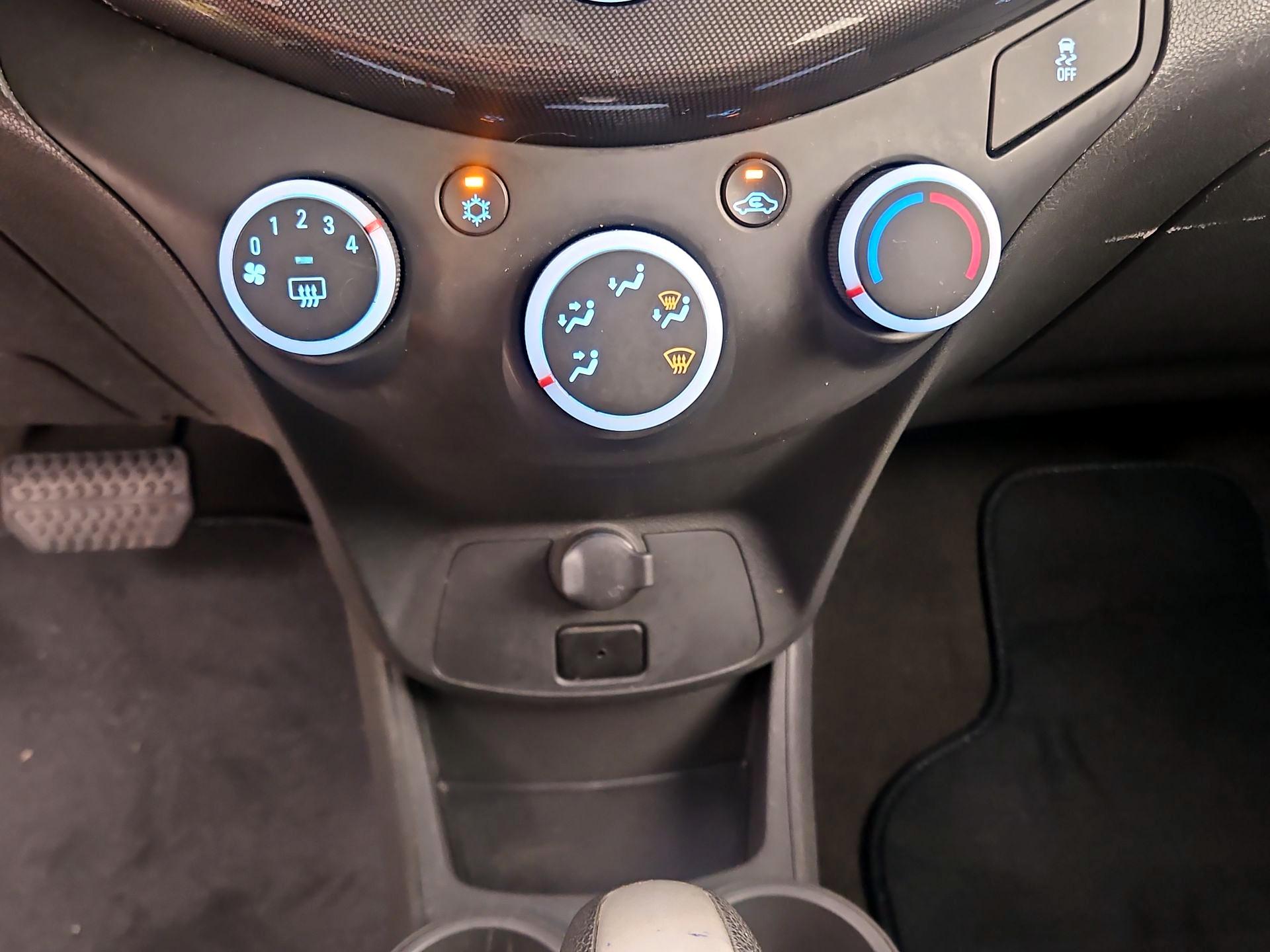 Thumbnail: 2014 Chevrolet Spark - 15