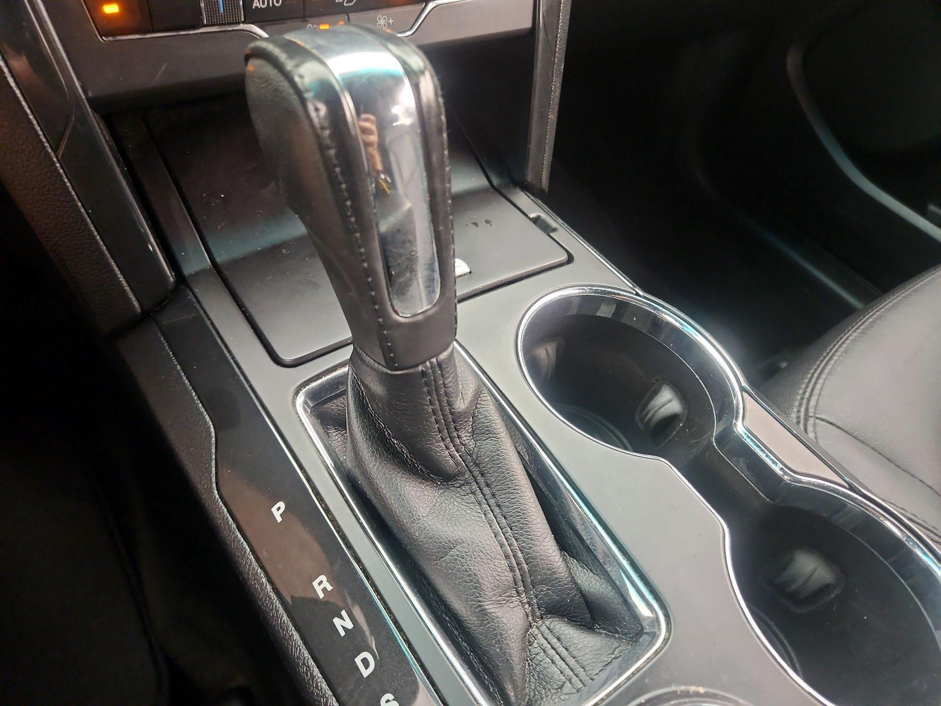 Thumbnail: 2016 Ford Explorer - 17