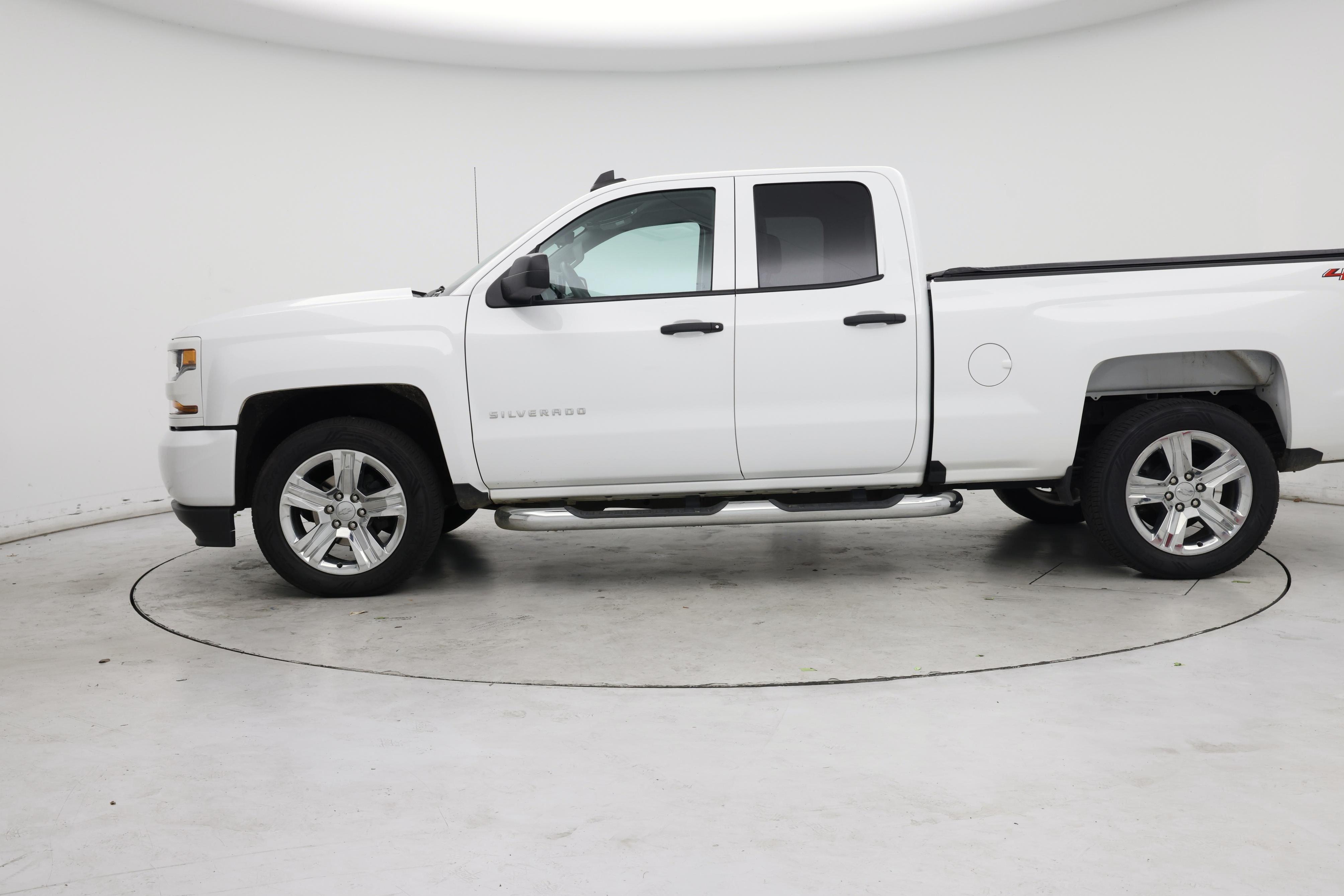 Thumbnail: 2018 Chevrolet Silverado 1500 - 3