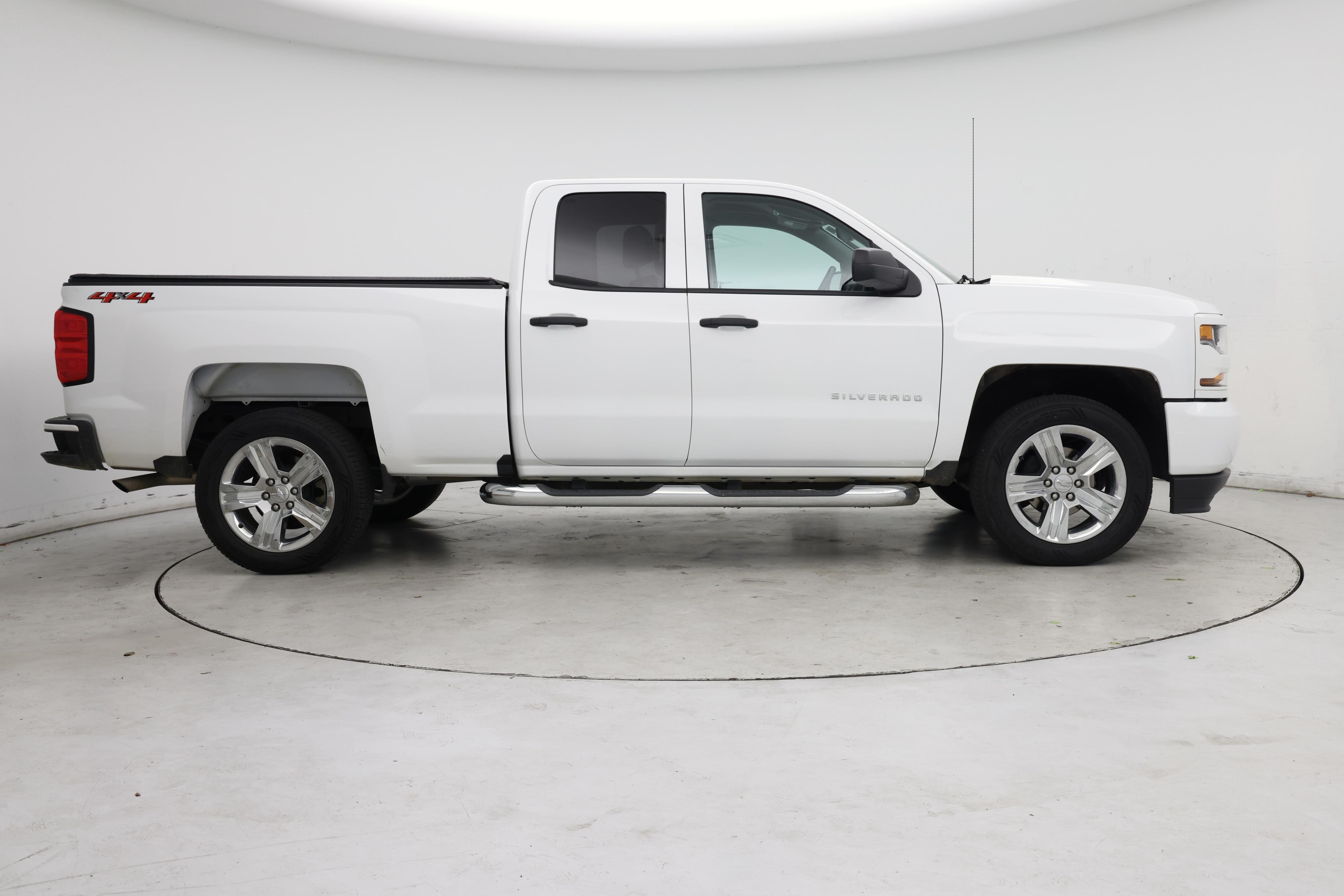 Thumbnail: 2018 Chevrolet Silverado 1500 - 7