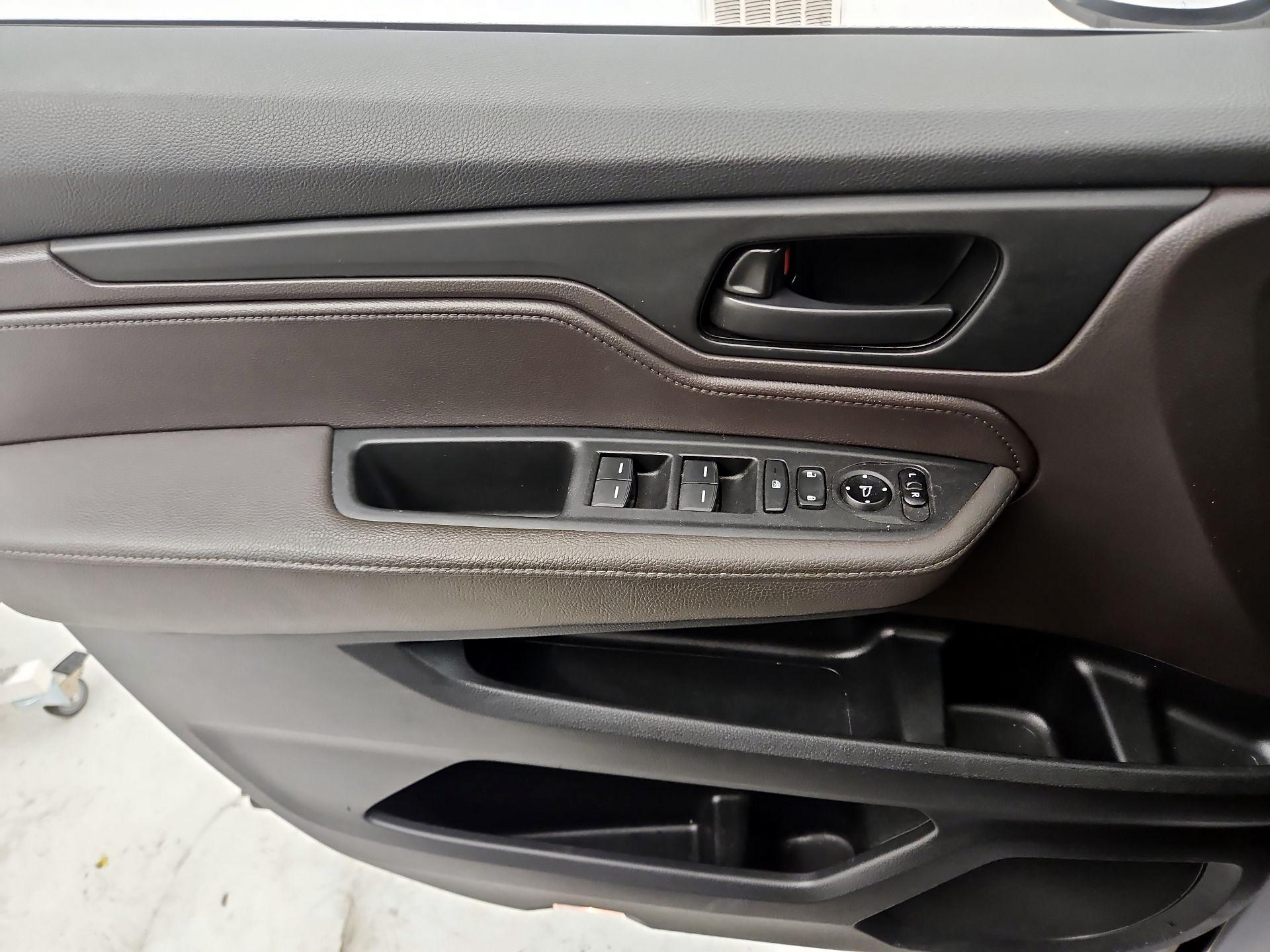 Thumbnail: 2018 Honda Odyssey - 12