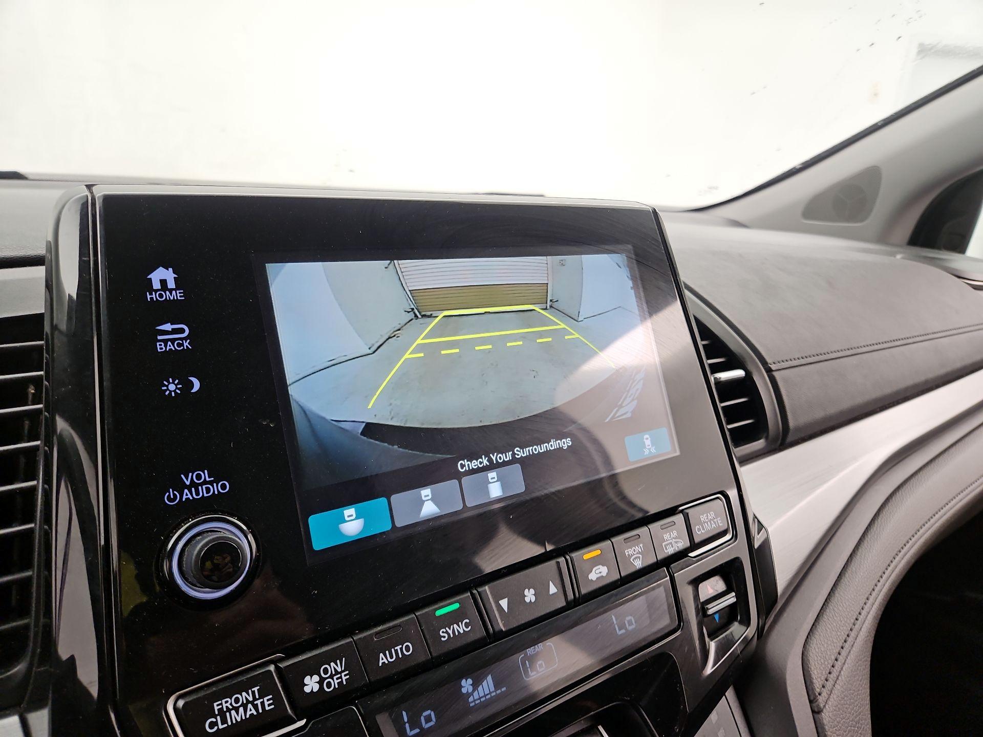 Thumbnail: 2018 Honda Odyssey - 14