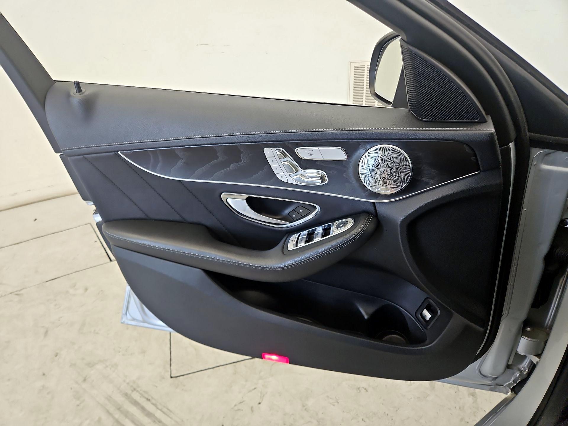Thumbnail: 2015 Mercedes-Benz C-Class - 12