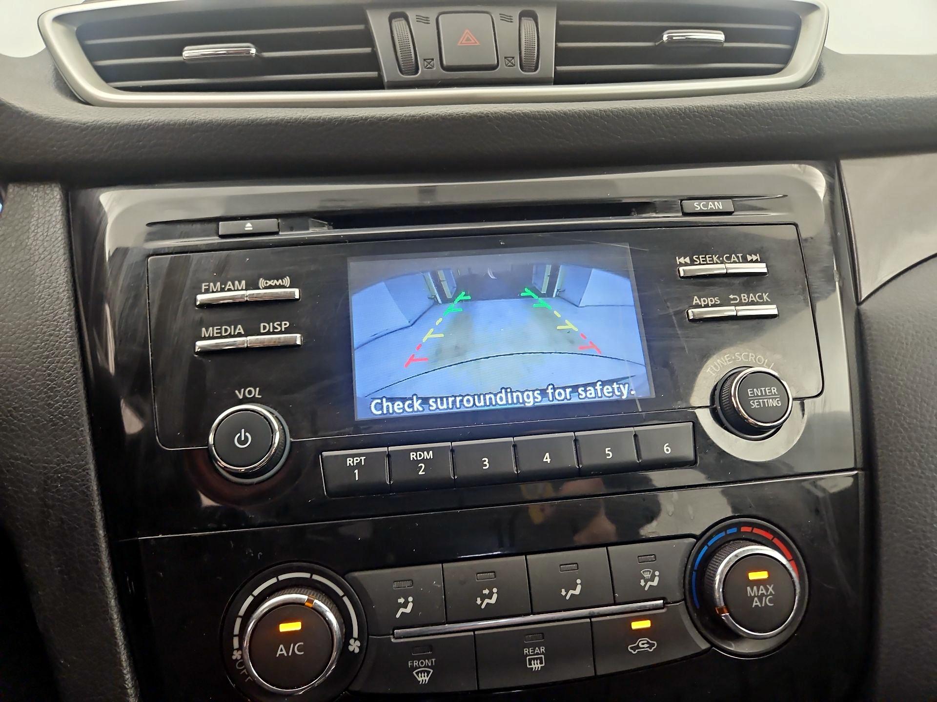 Thumbnail: 2016 Nissan Rogue - 14
