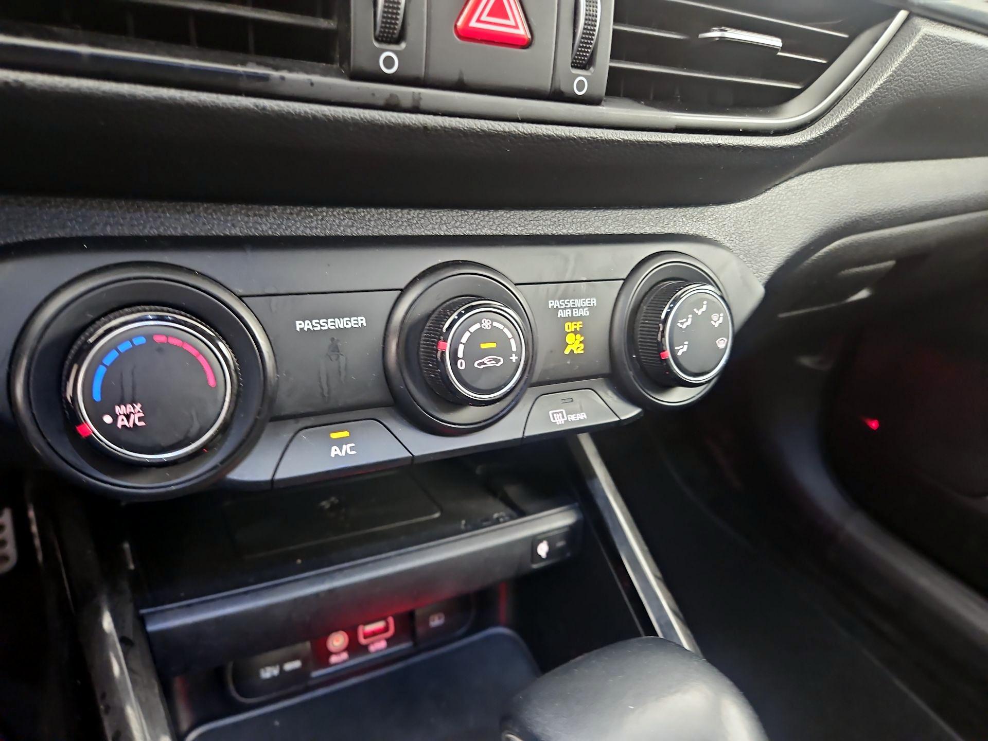 Thumbnail: 2020 Kia Forte - 16