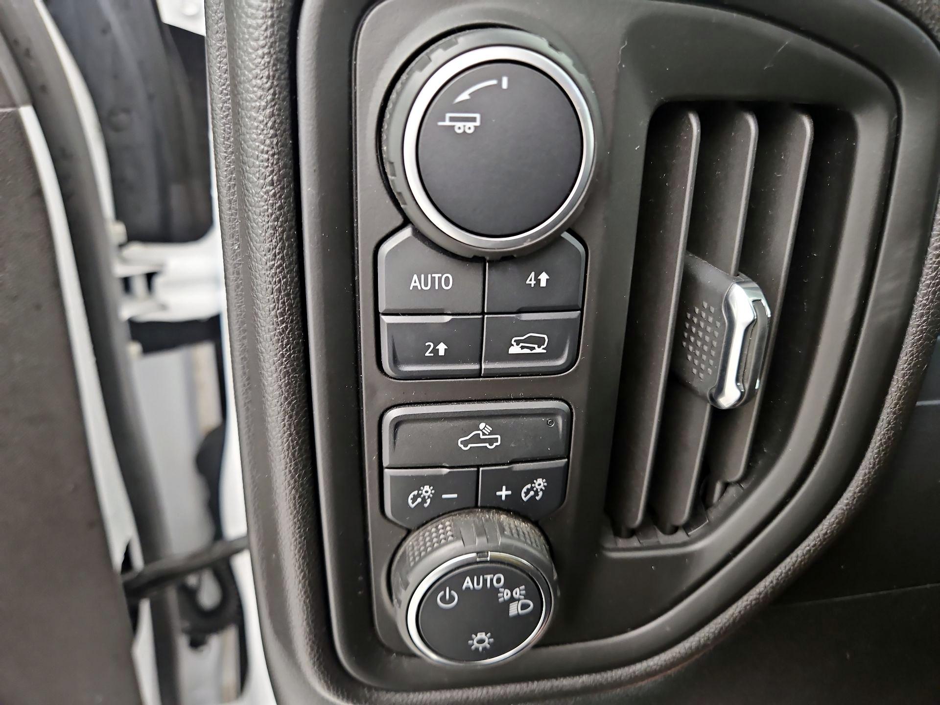 Thumbnail: 2020 Chevrolet Silverado 1500 - 13