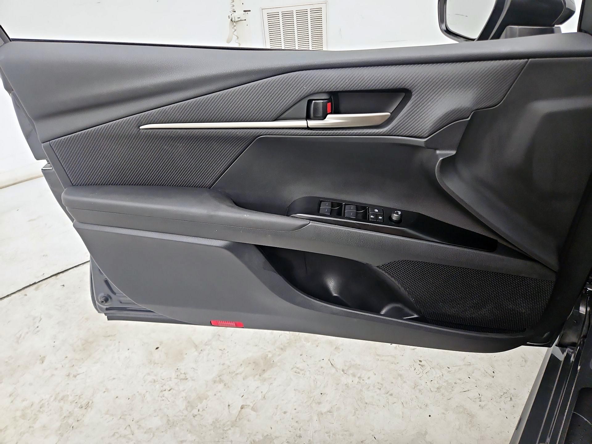 Thumbnail: 2025 Toyota Camry - 12