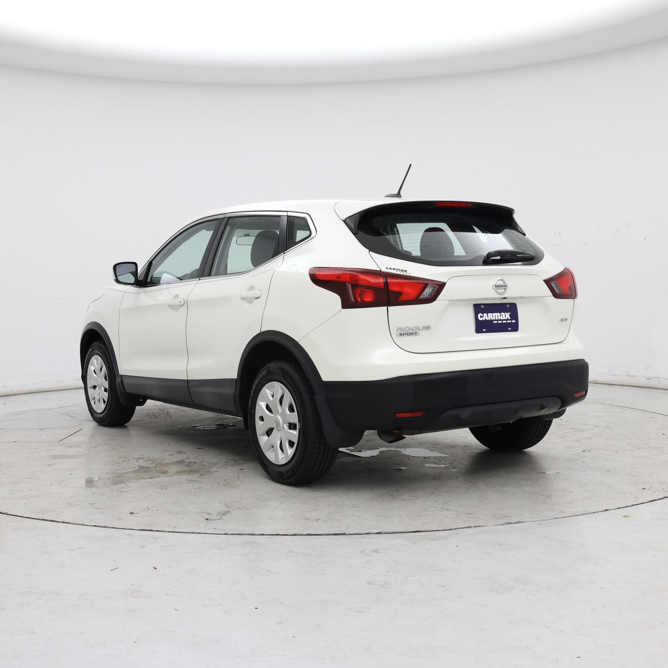 Thumbnail: 2017 Nissan Rogue Sport - 2