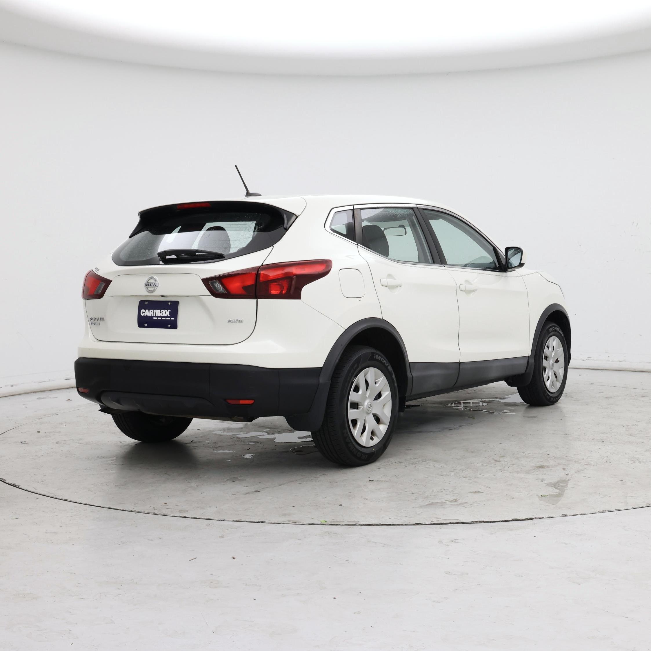 Thumbnail: 2017 Nissan Rogue Sport - 8