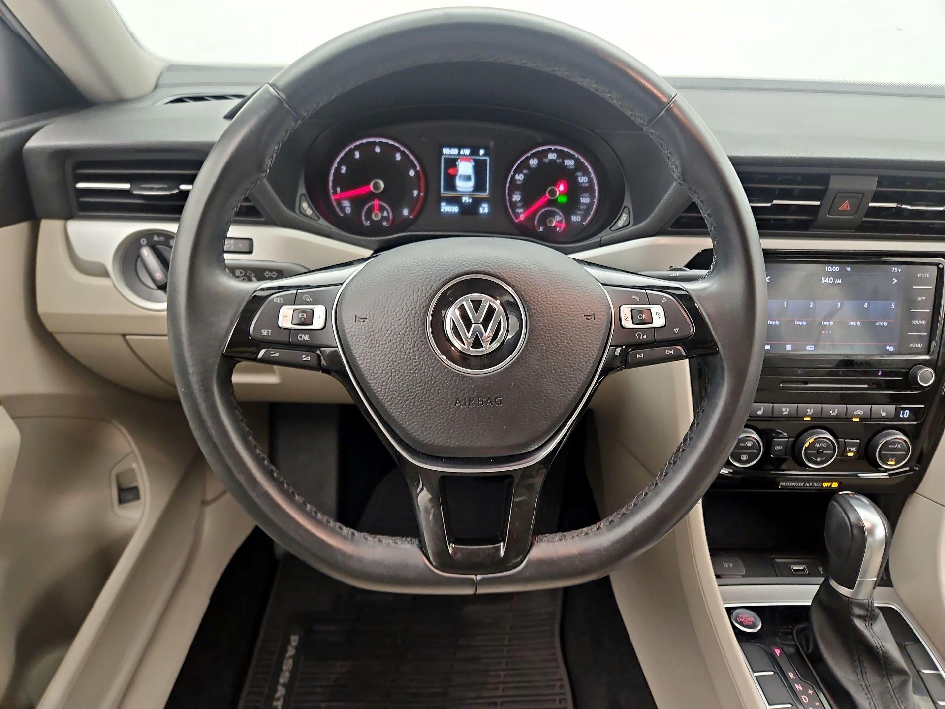 Thumbnail: 2020 Volkswagen Passat - 10