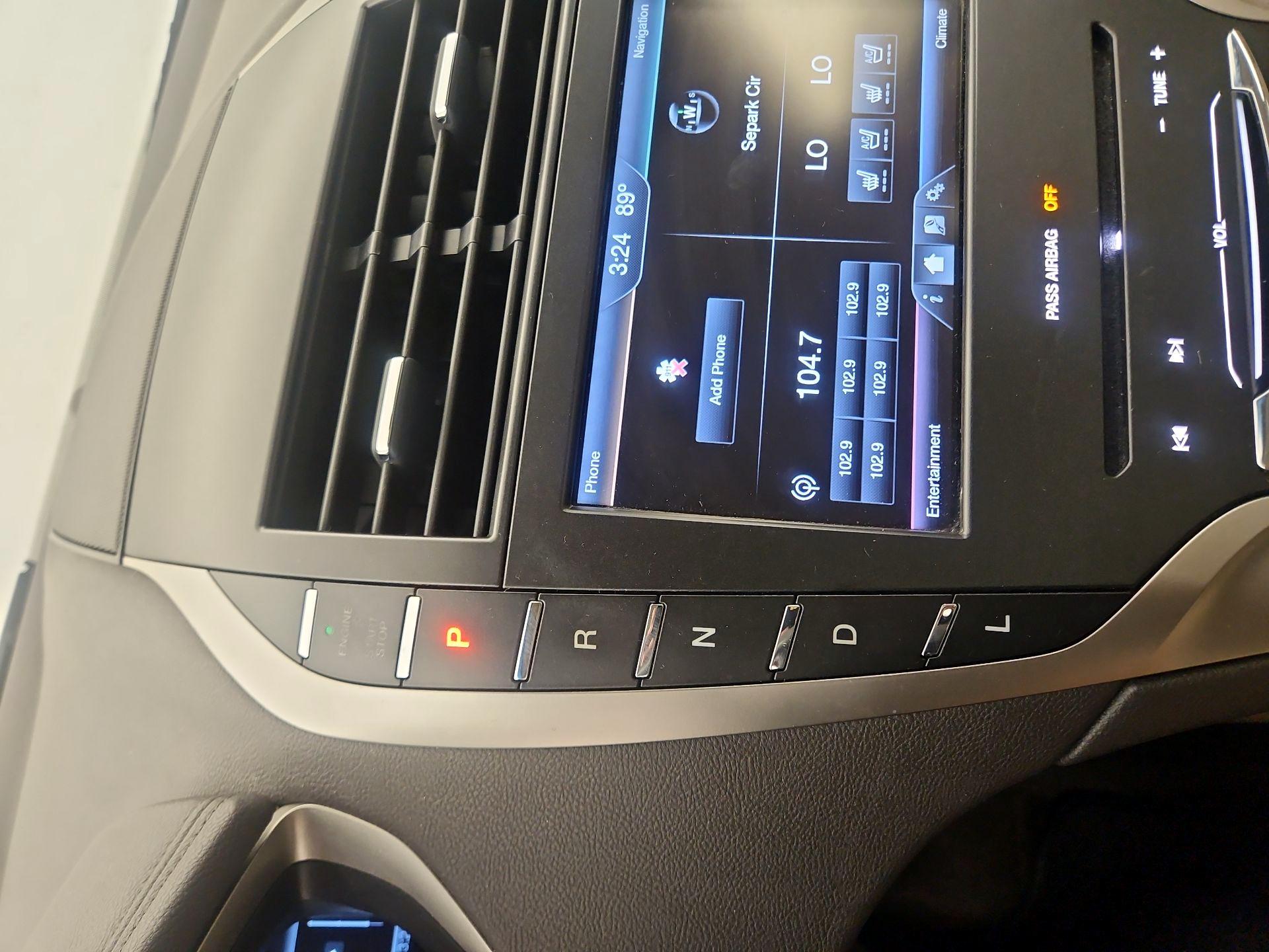 Thumbnail: 2014 Lincoln MKZ - 18
