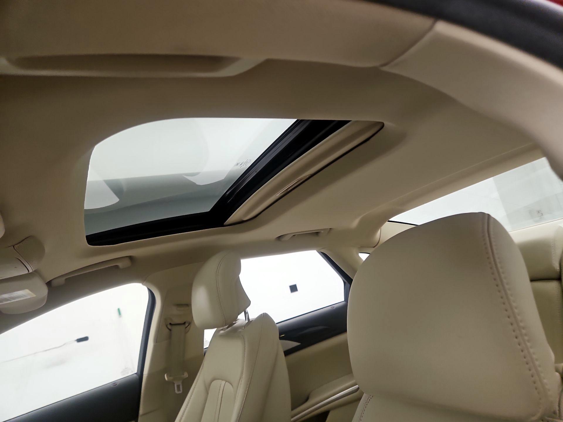 Thumbnail: 2014 Lincoln MKZ - 20