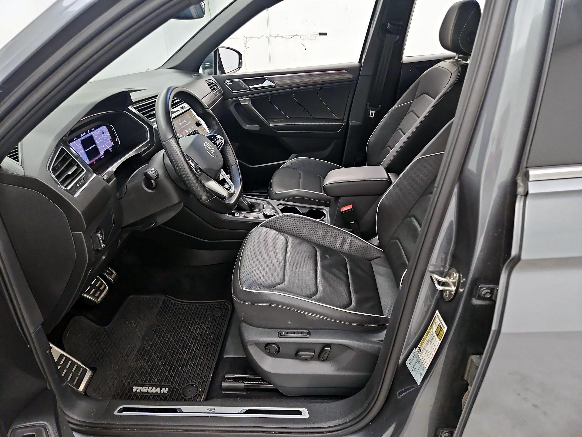 Thumbnail: 2022 Volkswagen Tiguan - 11