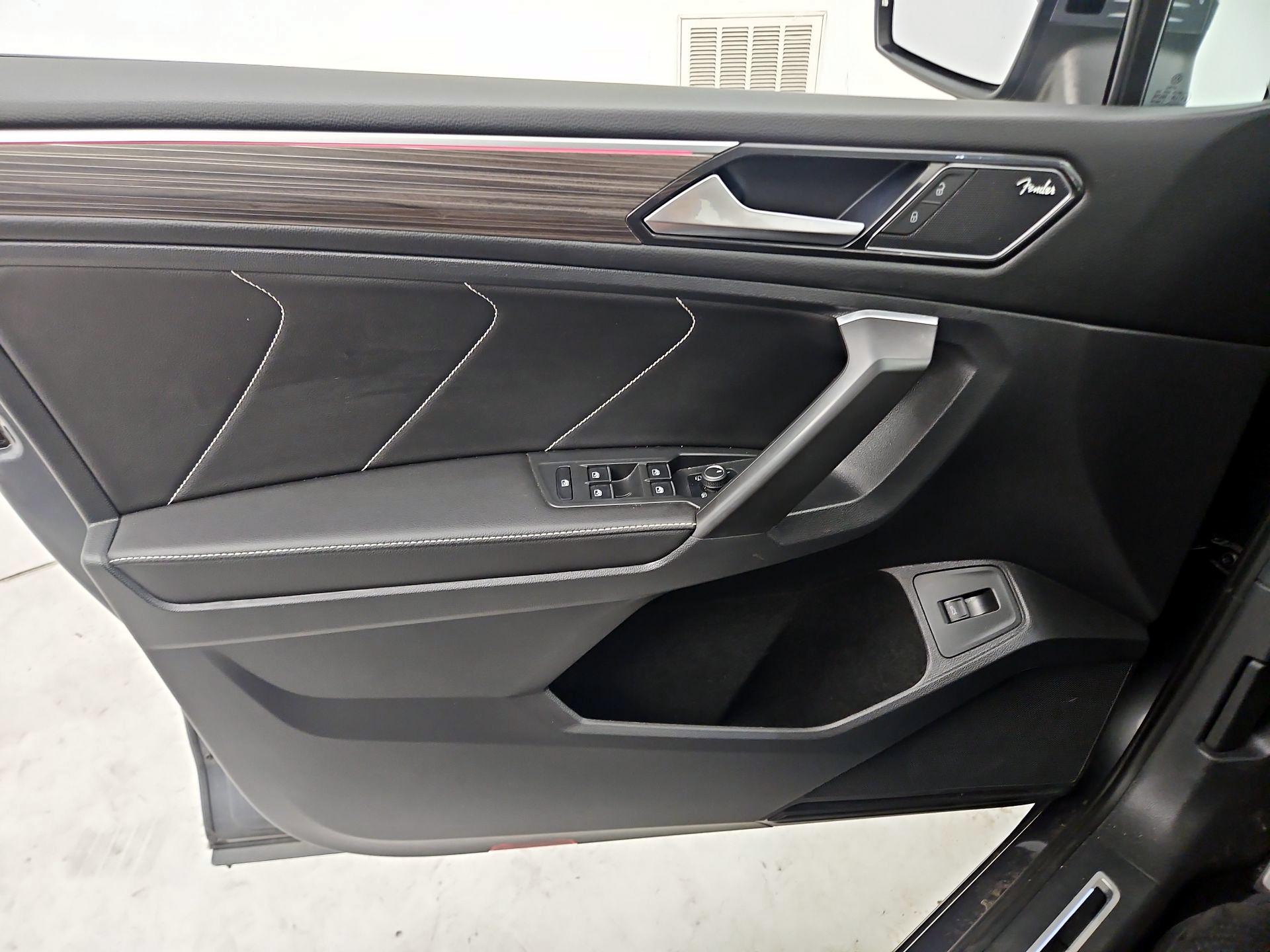 Thumbnail: 2022 Volkswagen Tiguan - 12