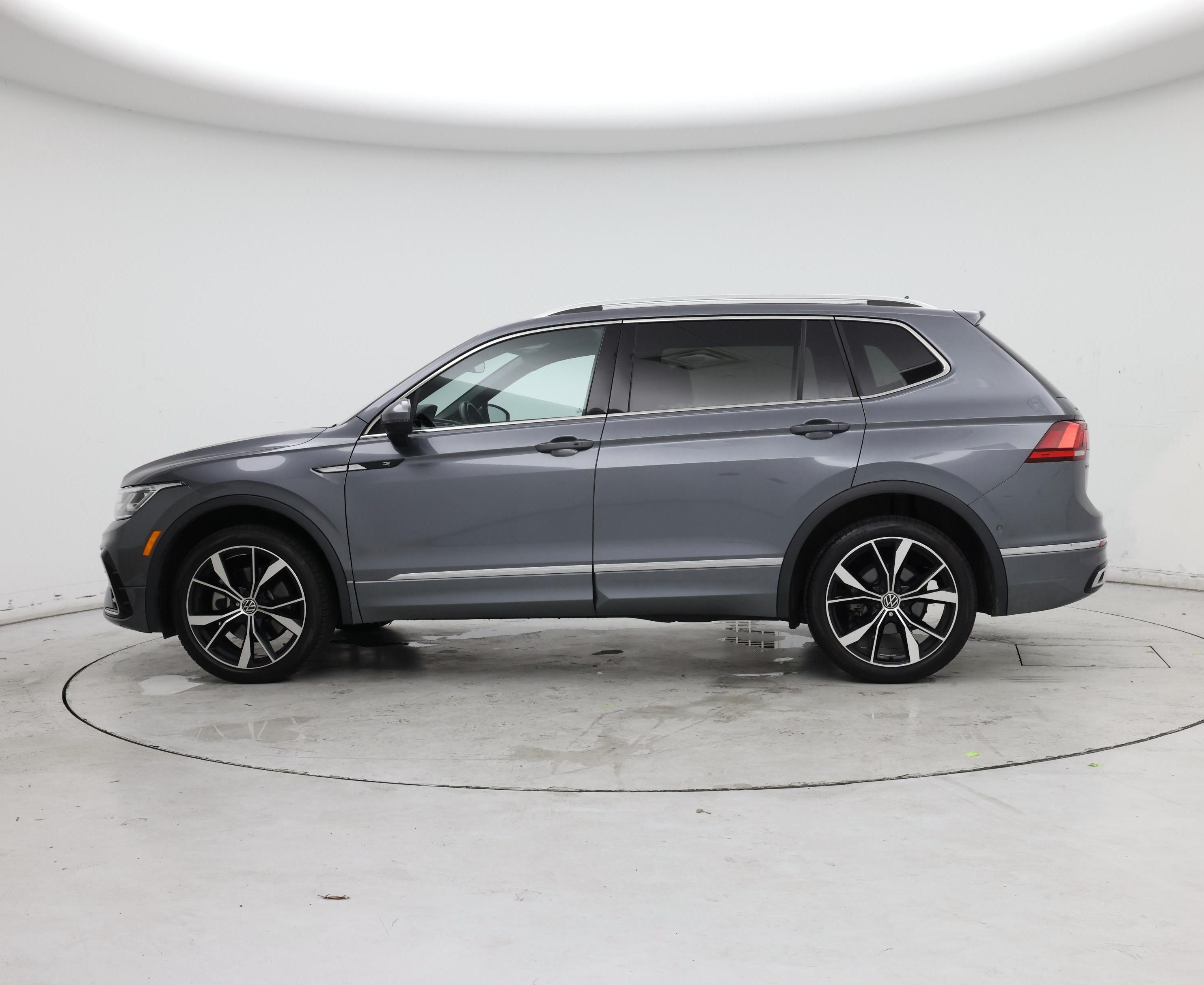 Thumbnail: 2022 Volkswagen Tiguan - 3