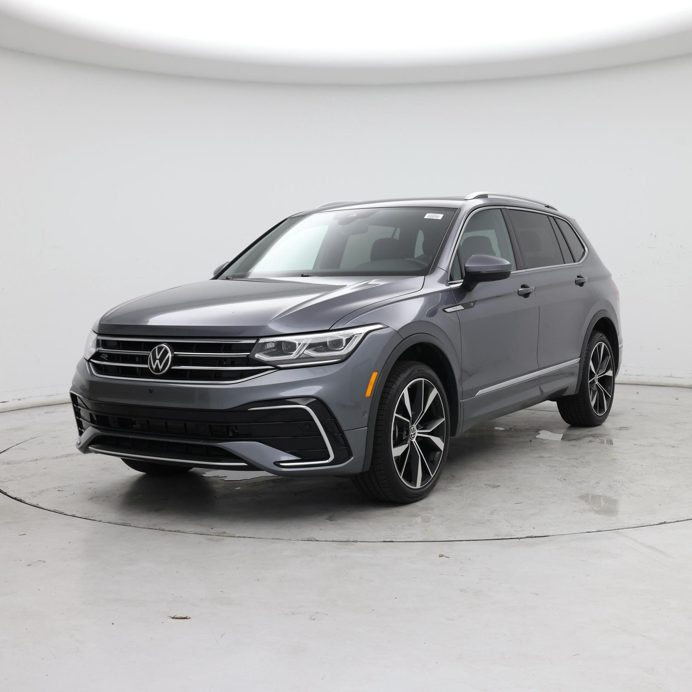 Thumbnail: 2022 Volkswagen Tiguan - 4