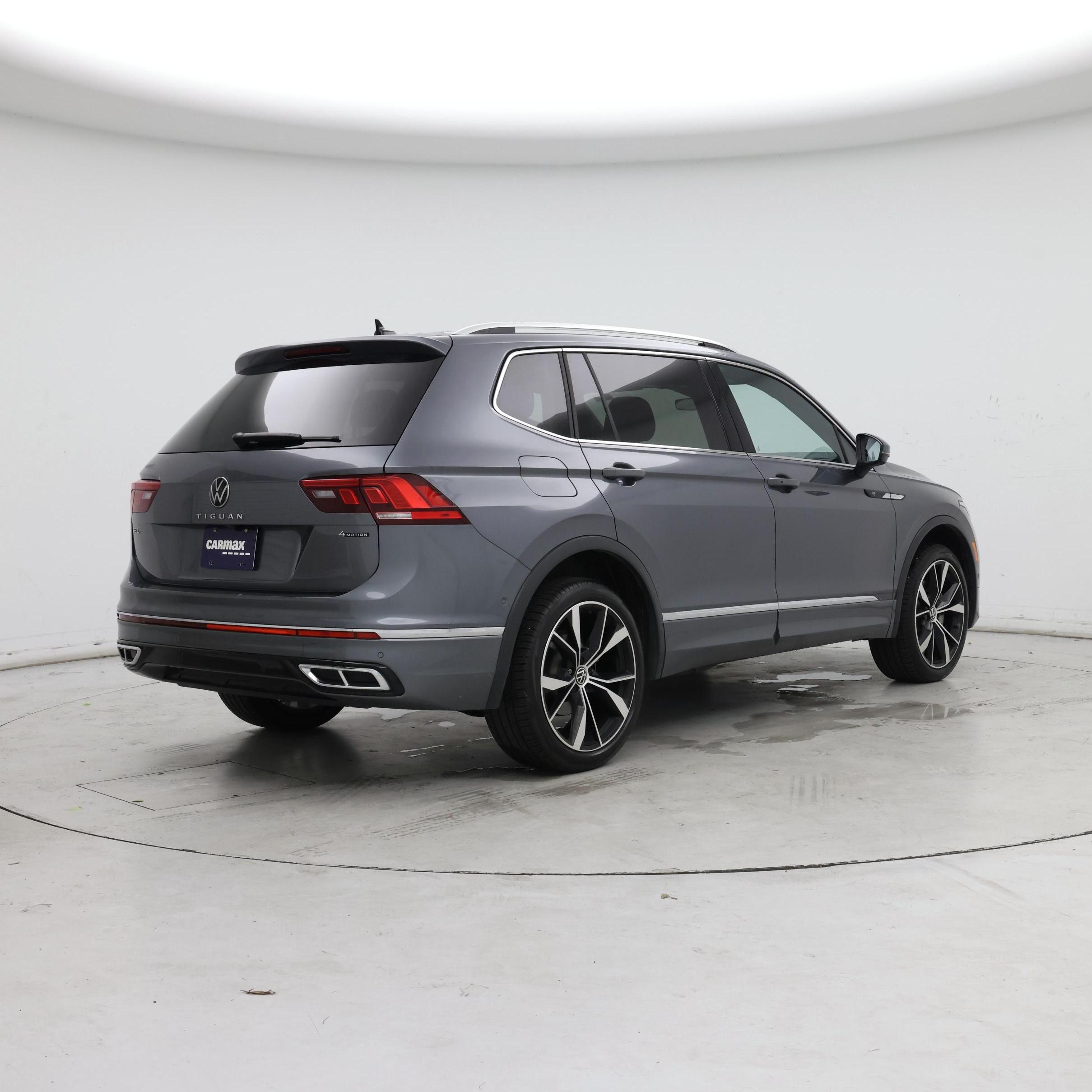 Thumbnail: 2022 Volkswagen Tiguan - 8