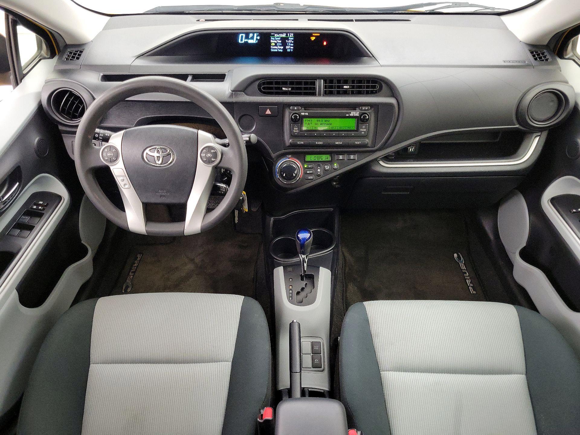 Thumbnail: 2014 Toyota Prius c - 9