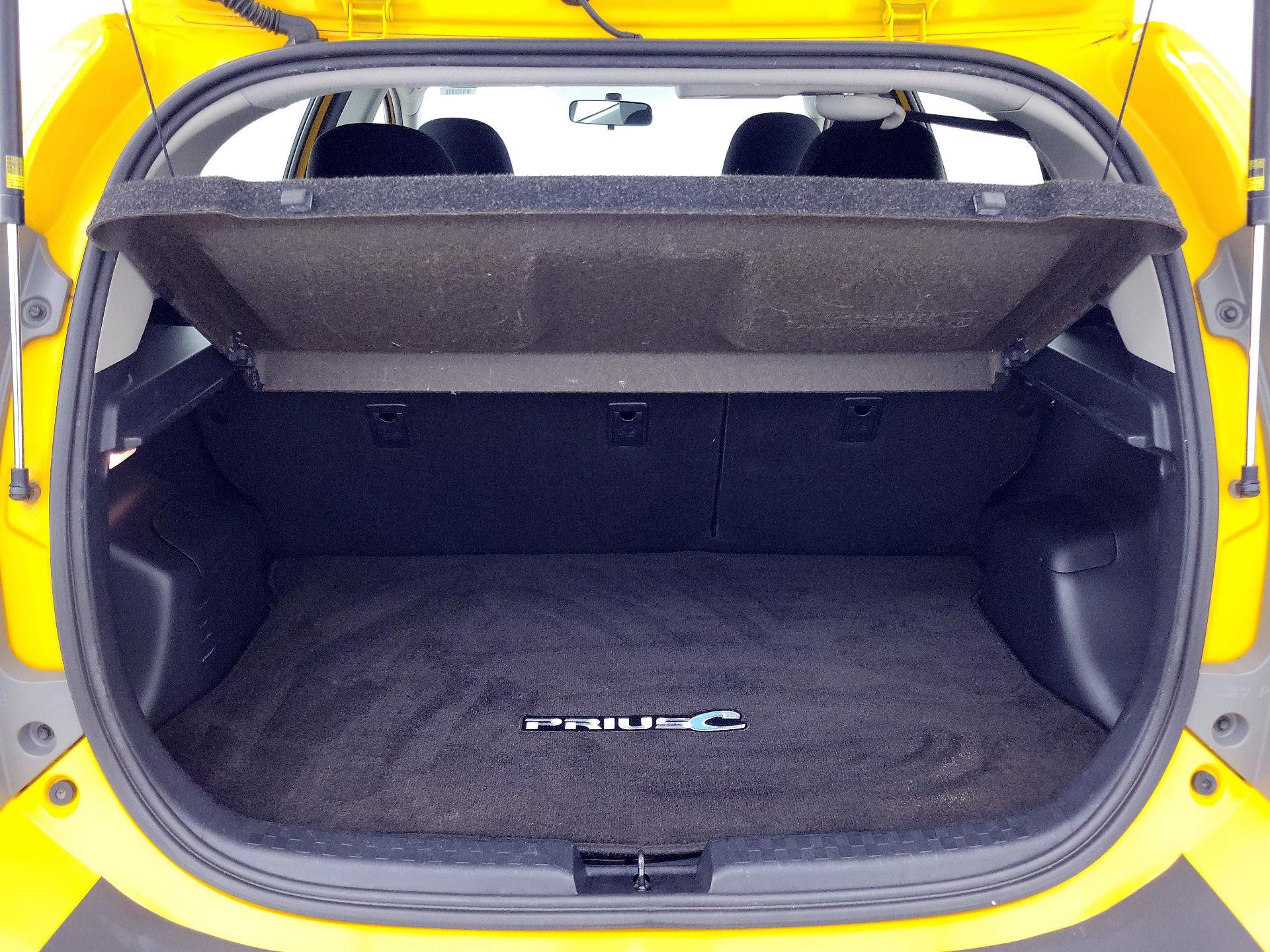 Thumbnail: 2014 Toyota Prius c - 20