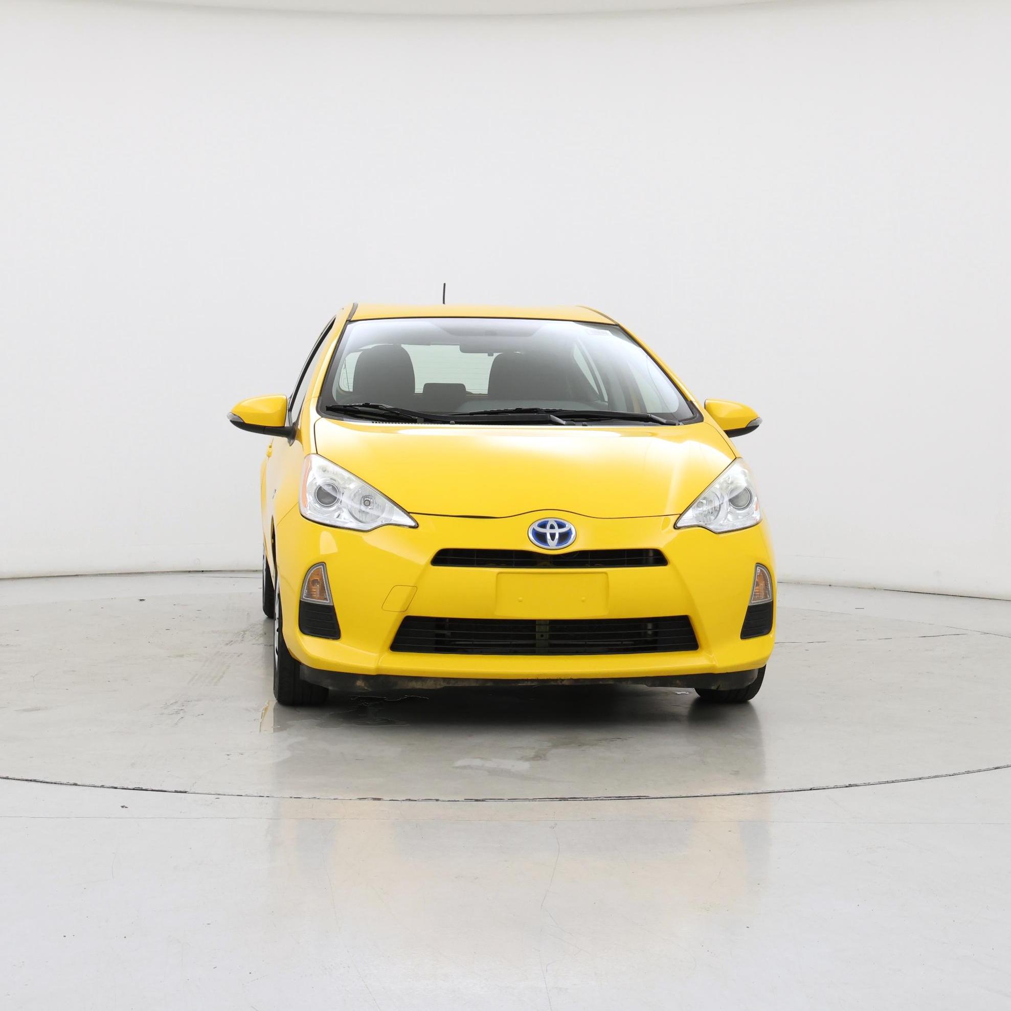 Thumbnail: 2014 Toyota Prius c - 5