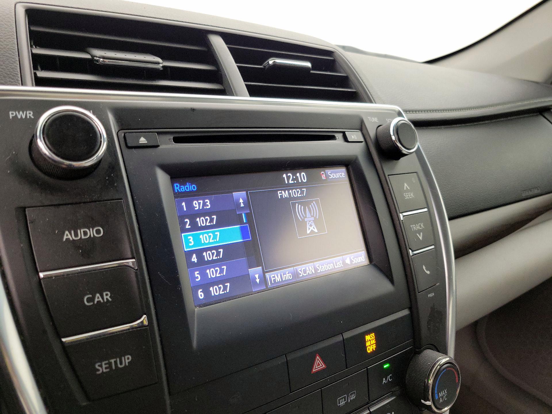 Thumbnail: 2016 Toyota Camry - 15