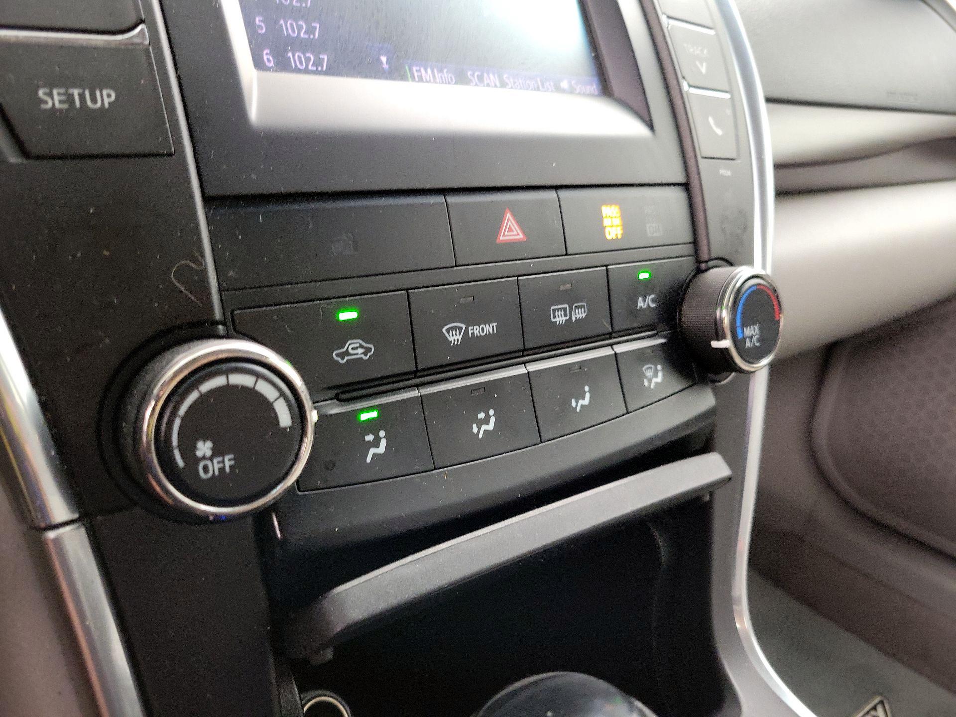 Thumbnail: 2016 Toyota Camry - 16
