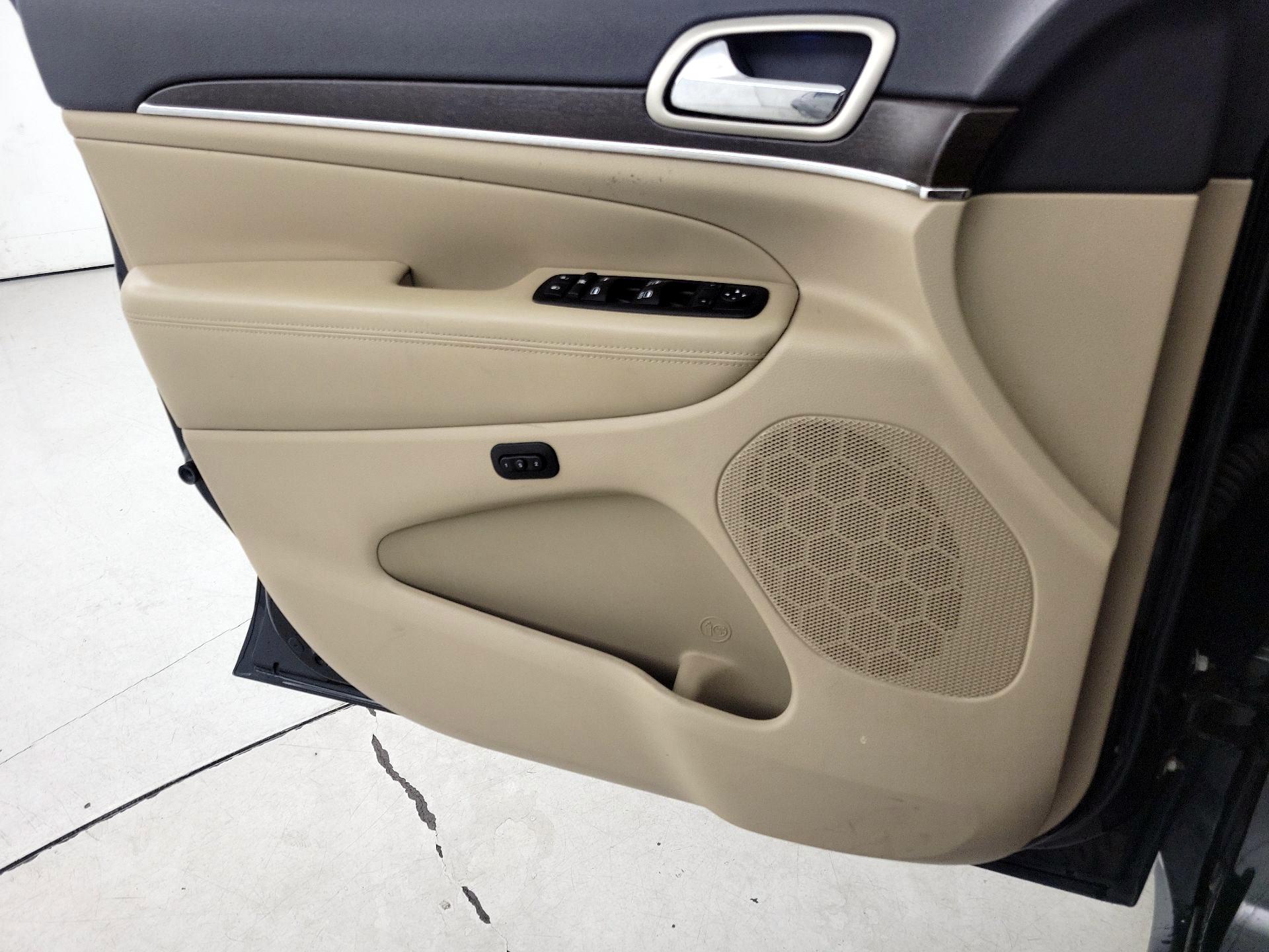 Thumbnail: 2014 Jeep Grand Cherokee - 12