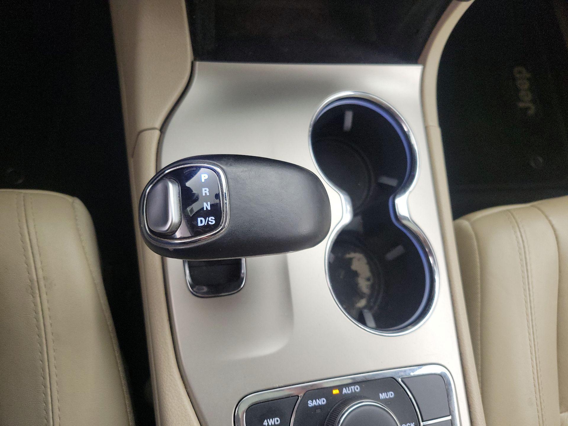 Thumbnail: 2014 Jeep Grand Cherokee - 17