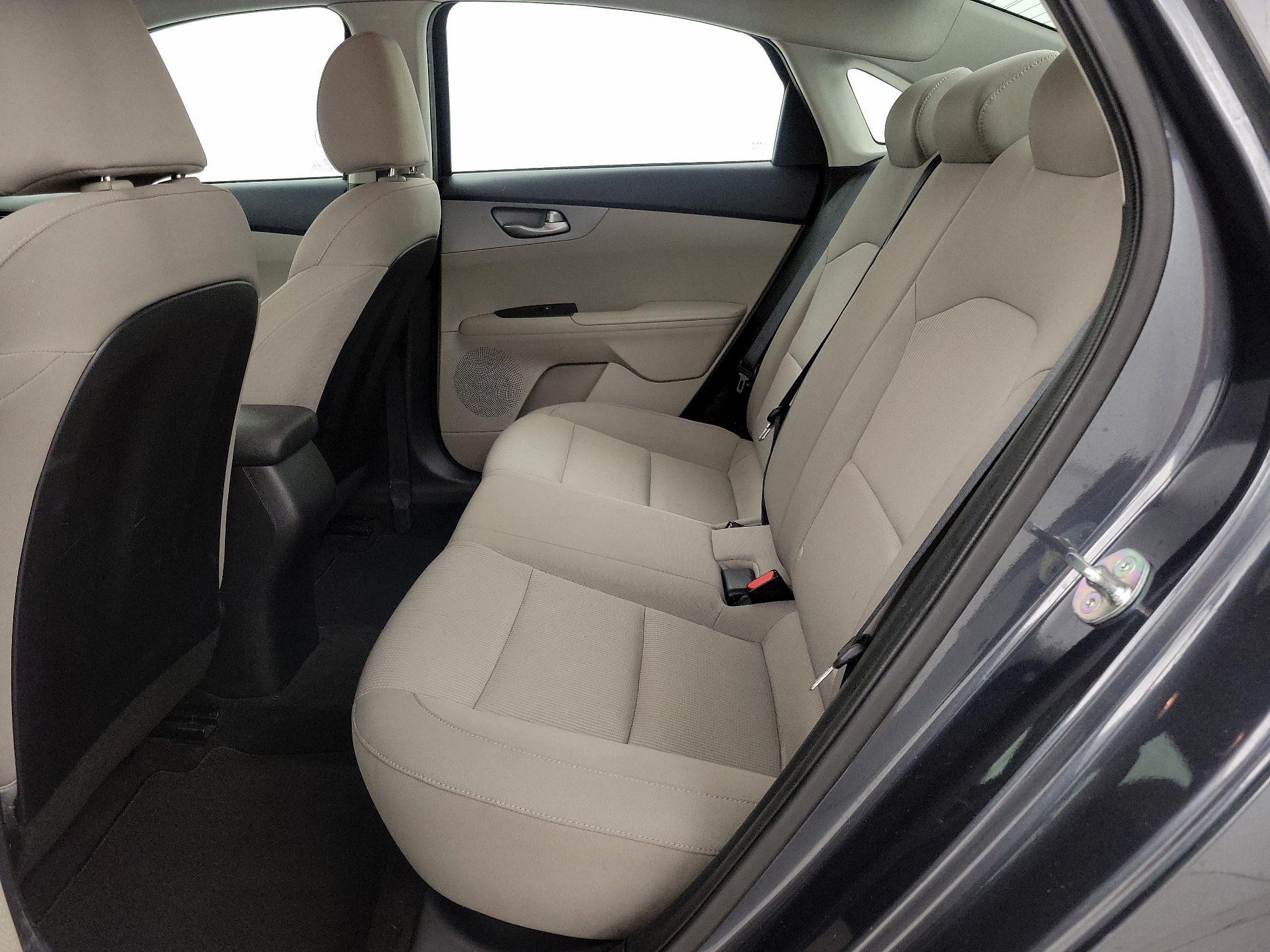 Thumbnail: 2019 Kia Forte - 19