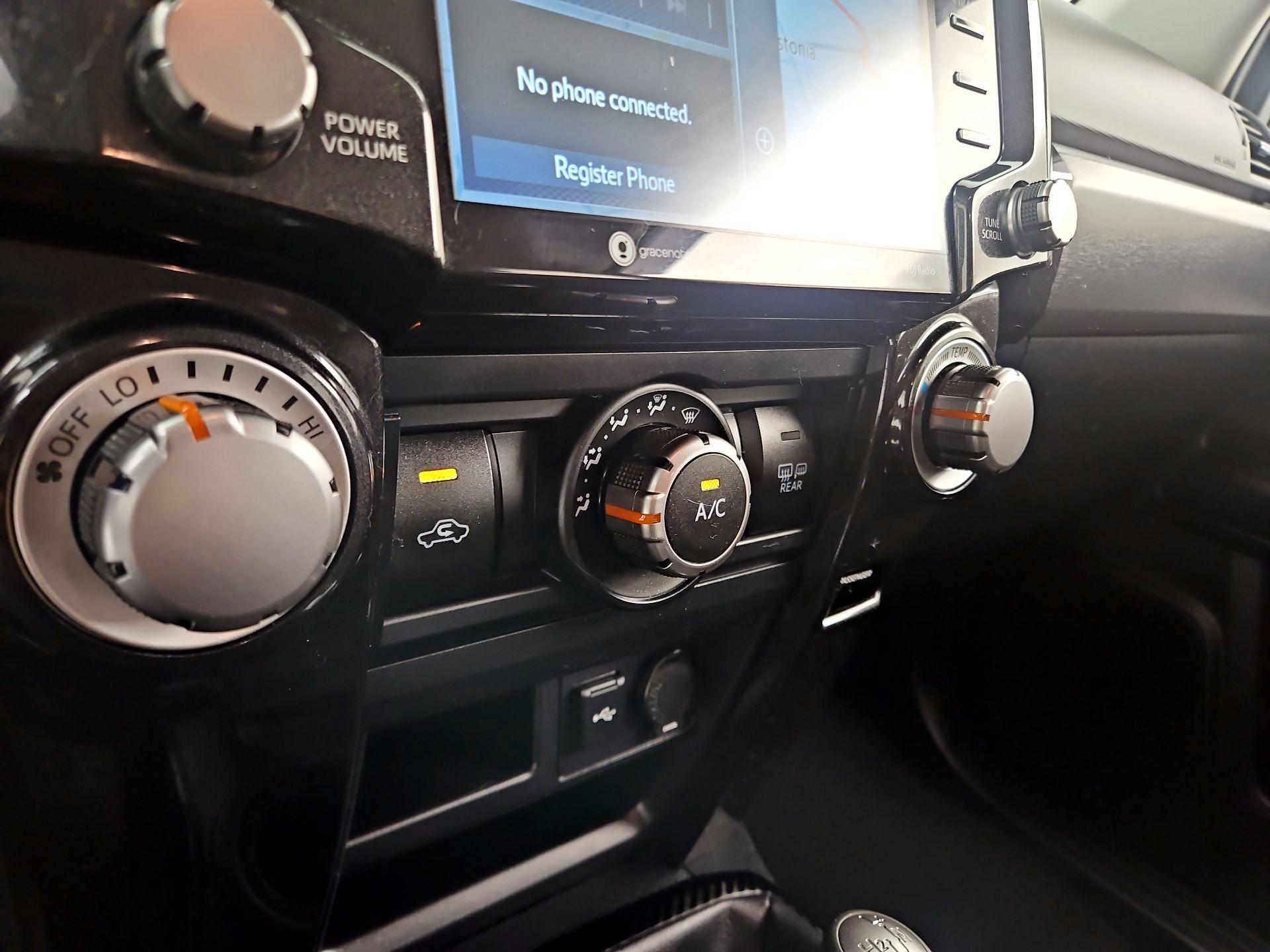 Thumbnail: 2022 Toyota 4Runner - 16