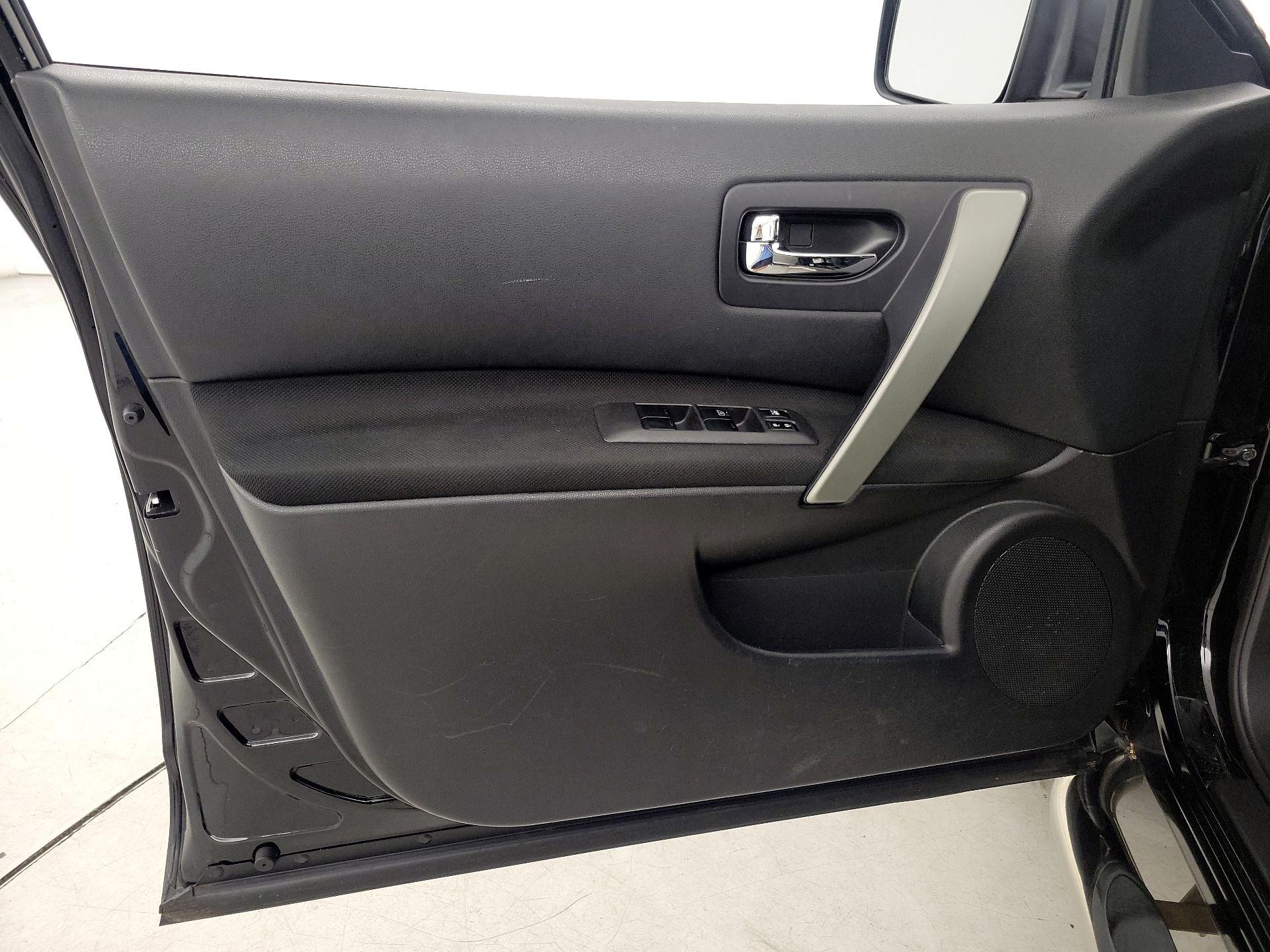 Thumbnail: 2013 Nissan Rogue - 12