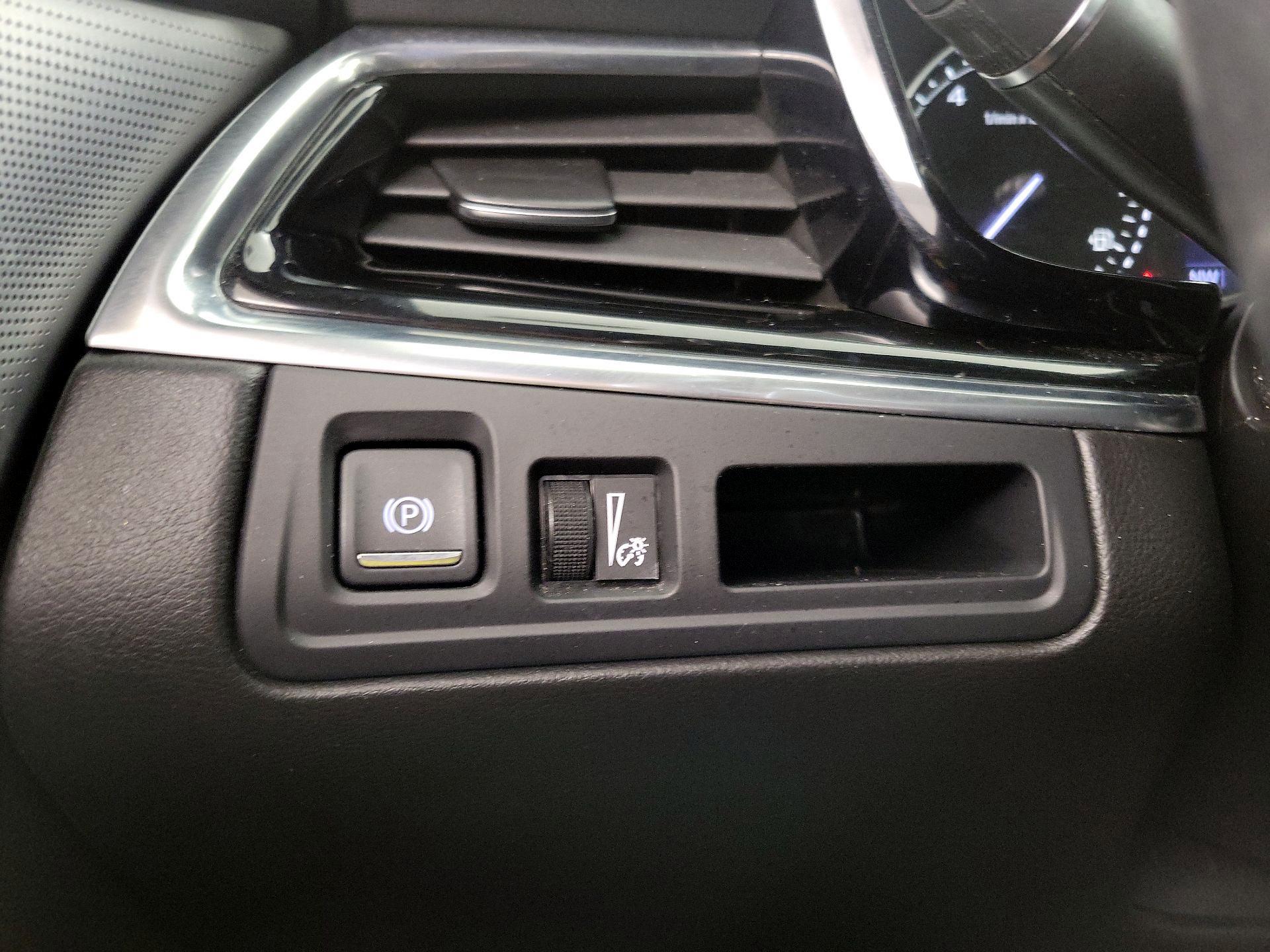Thumbnail: 2020 Cadillac XT6 - 13