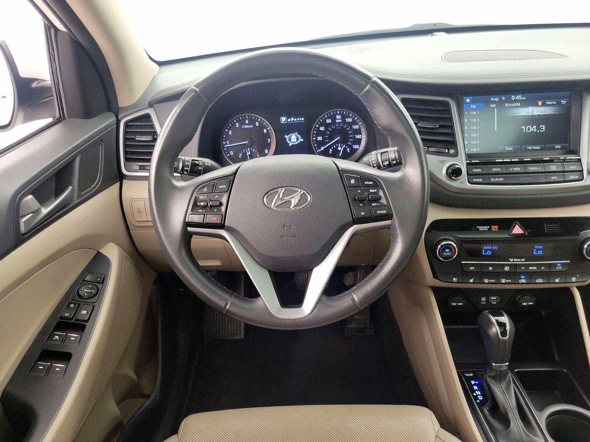 Thumbnail: 2016 Hyundai Tucson - 10
