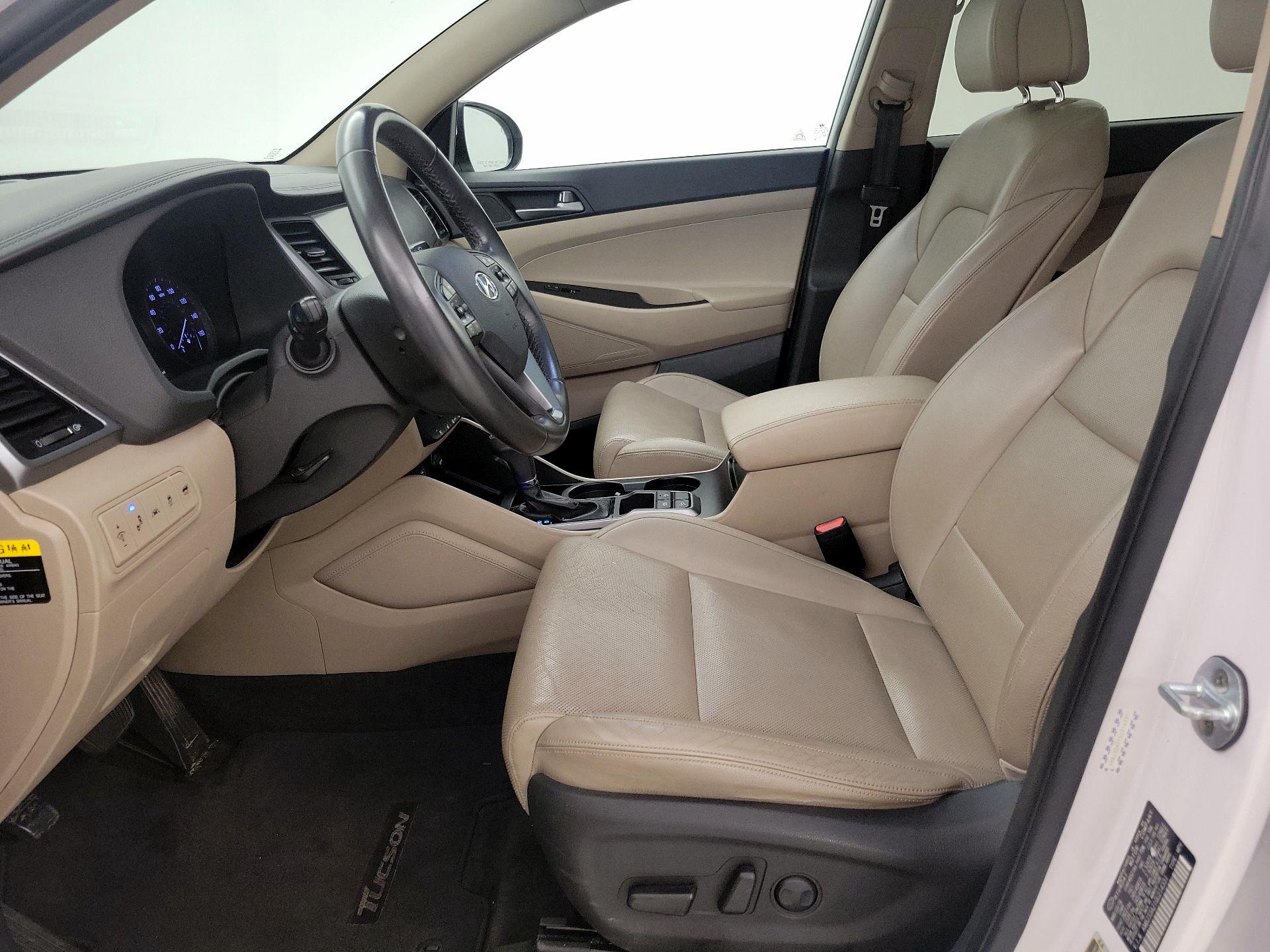 Thumbnail: 2016 Hyundai Tucson - 11
