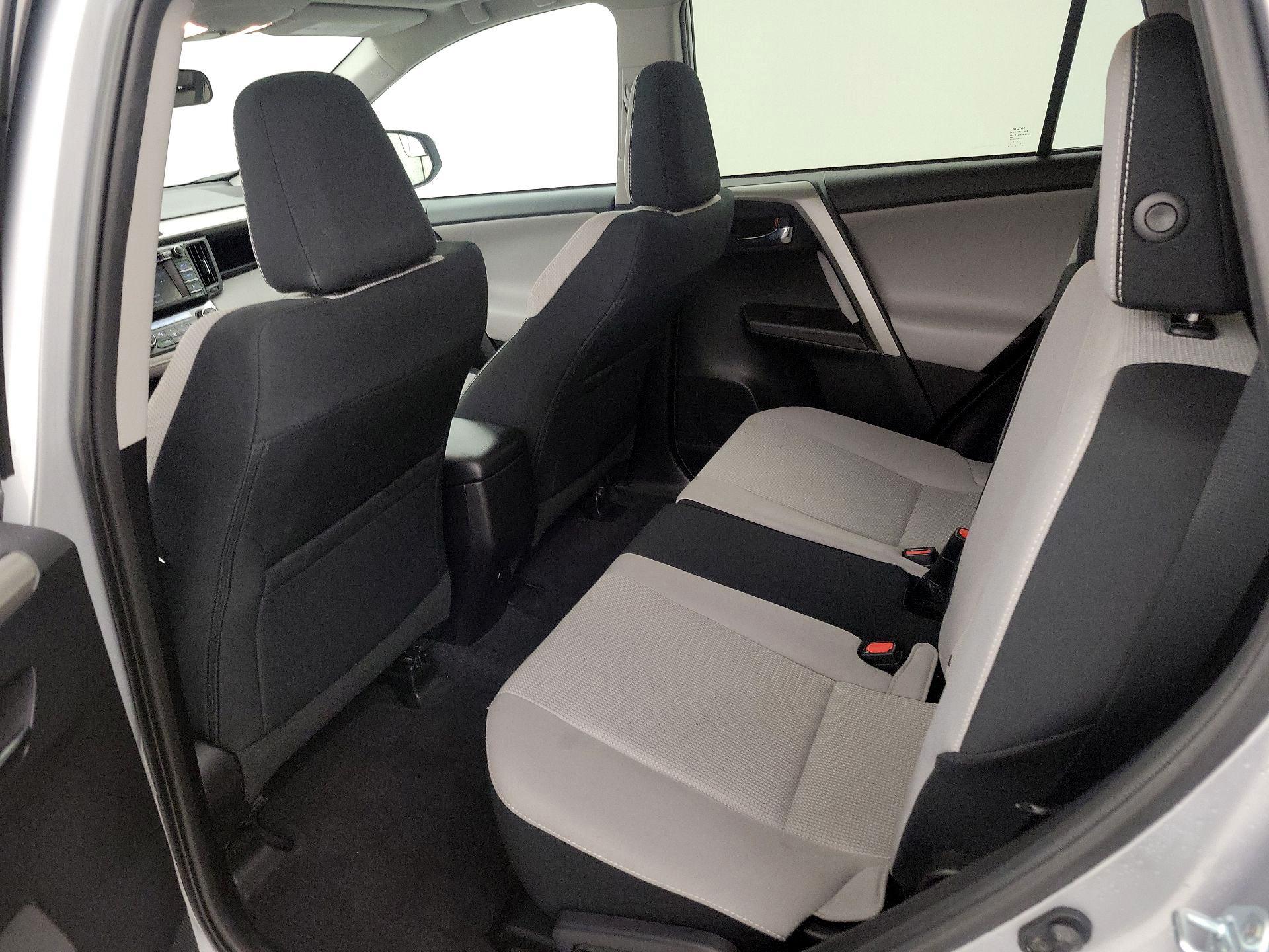 Thumbnail: 2017 Toyota RAV4 - 20