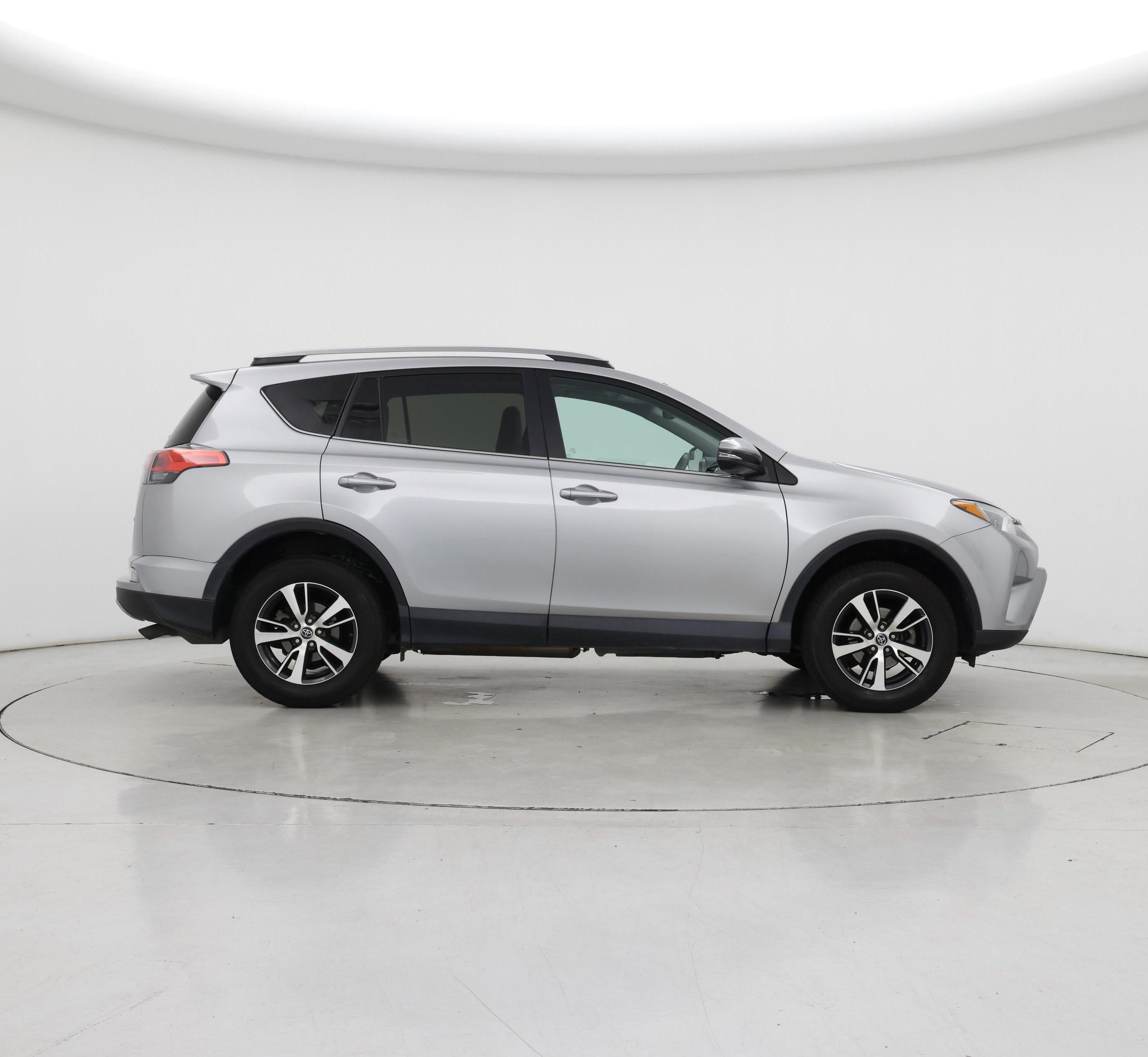 Thumbnail: 2017 Toyota RAV4 - 7