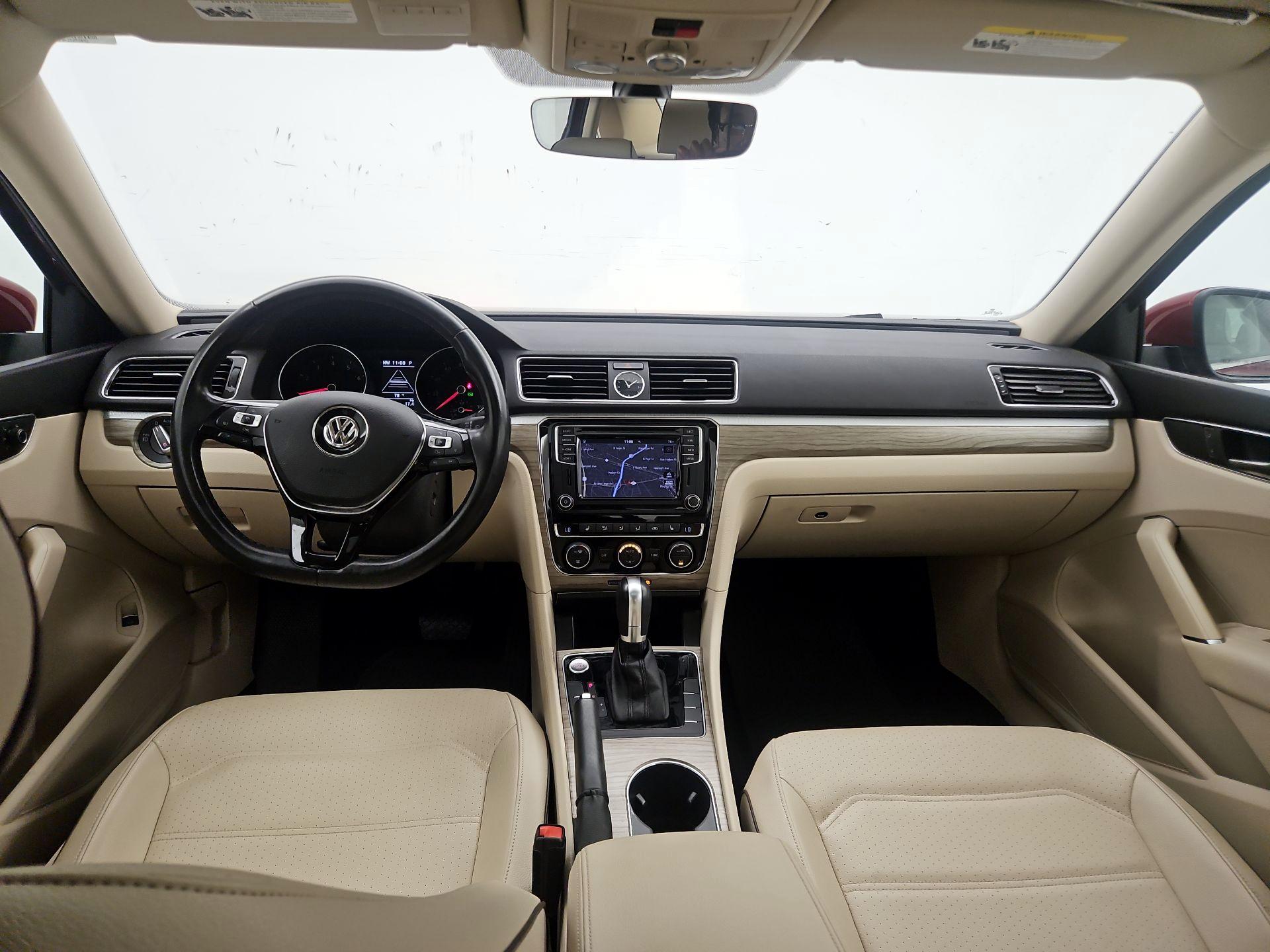 Thumbnail: 2016 Volkswagen Passat - 9