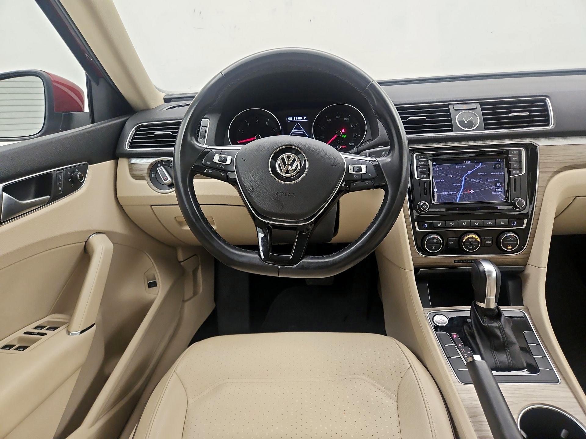 Thumbnail: 2016 Volkswagen Passat - 10