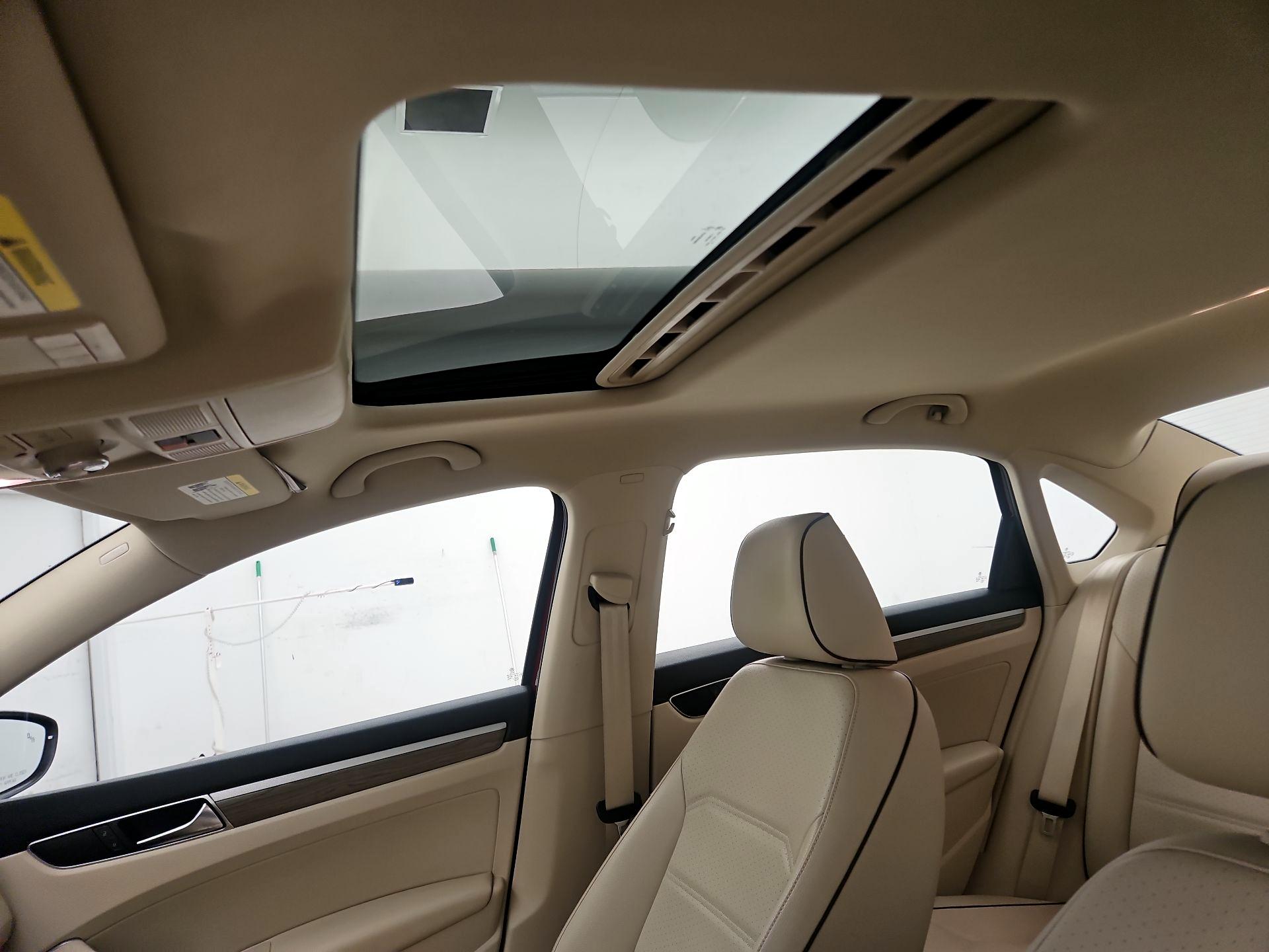 Thumbnail: 2016 Volkswagen Passat - 20