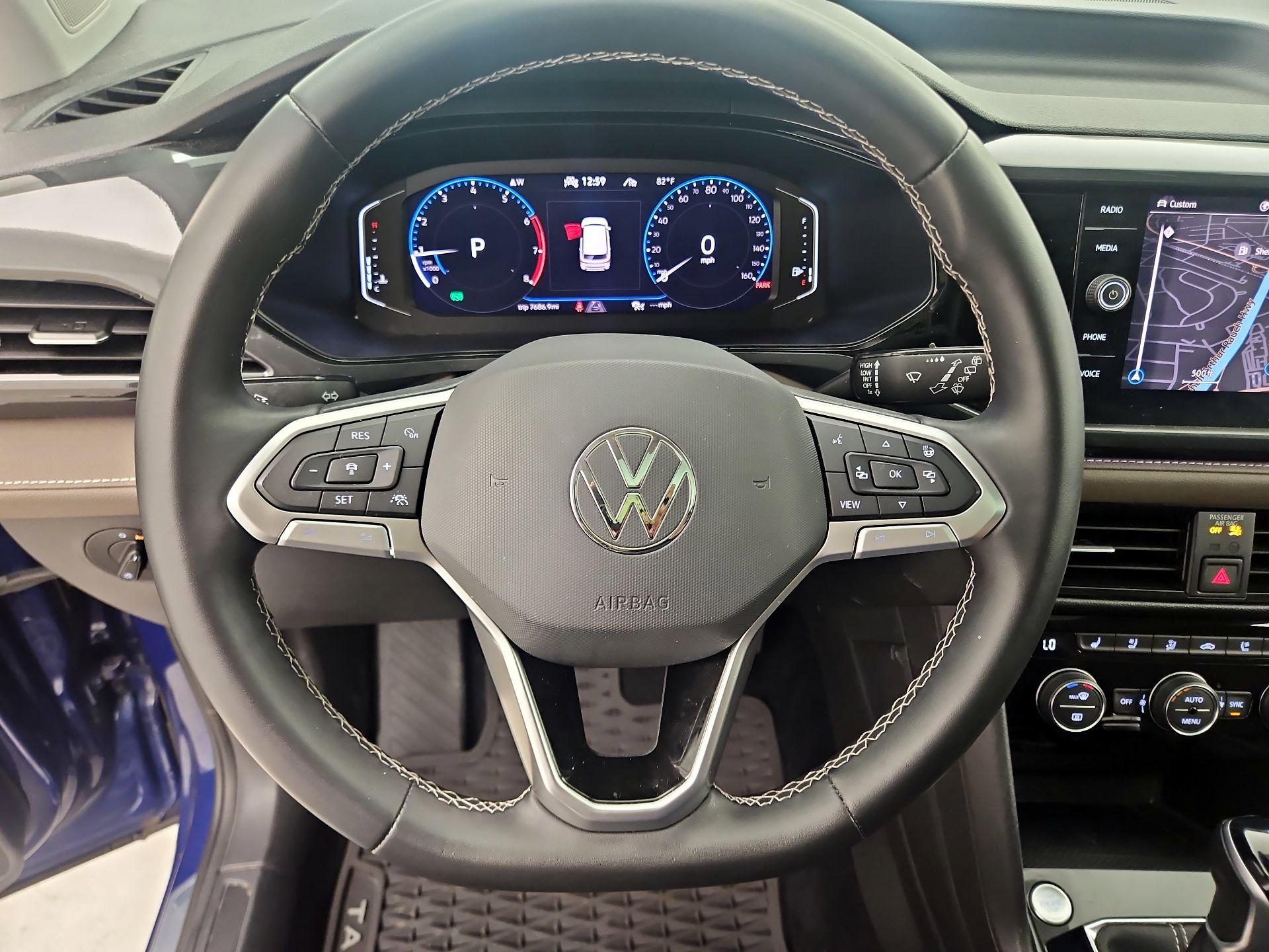 Thumbnail: 2022 Volkswagen Taos - 10