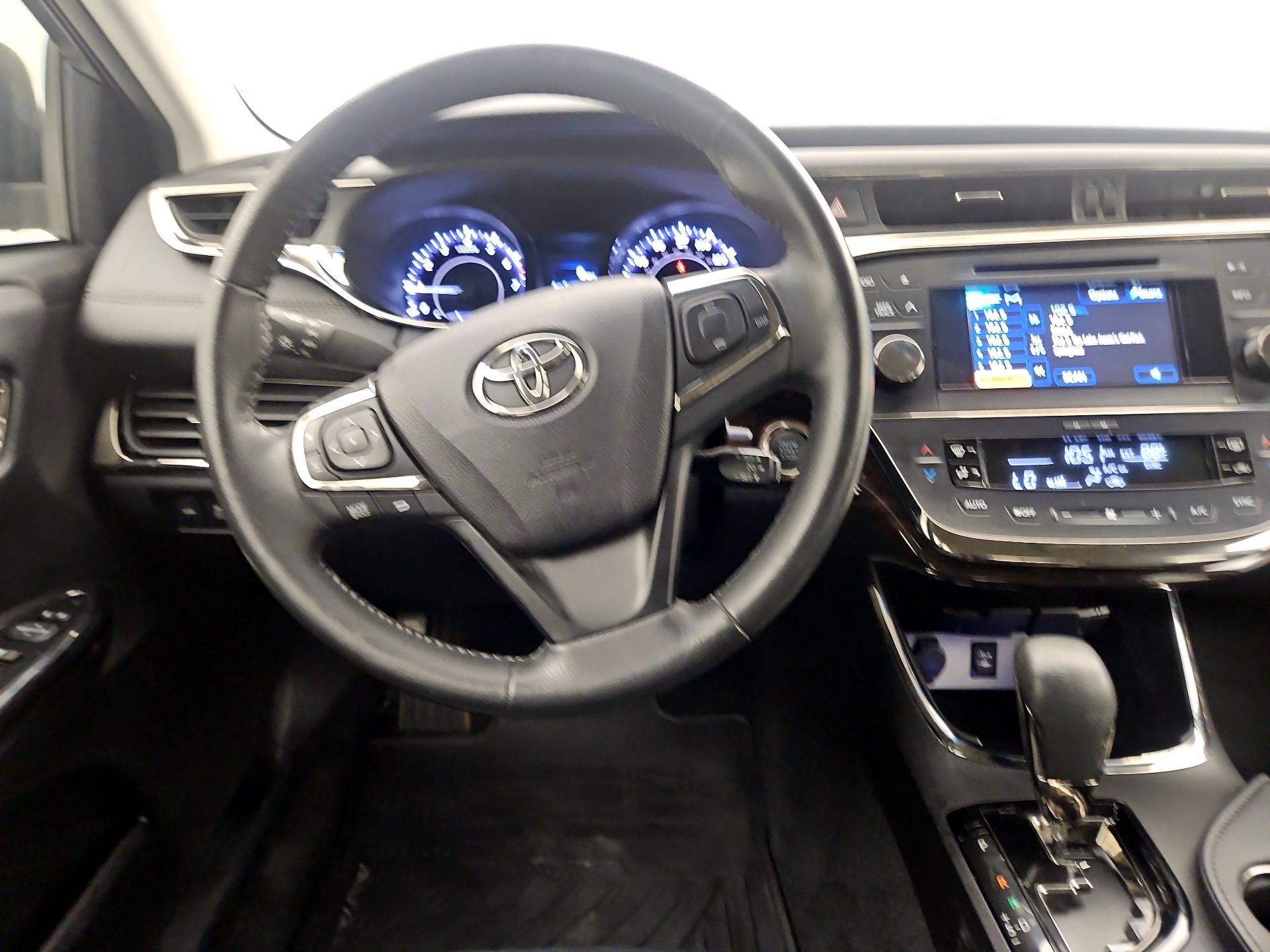 Thumbnail: 2014 Toyota Avalon - 10