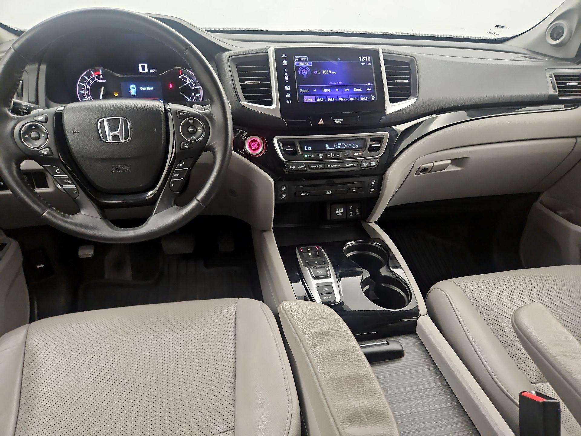 Thumbnail: 2017 Honda Pilot - 9