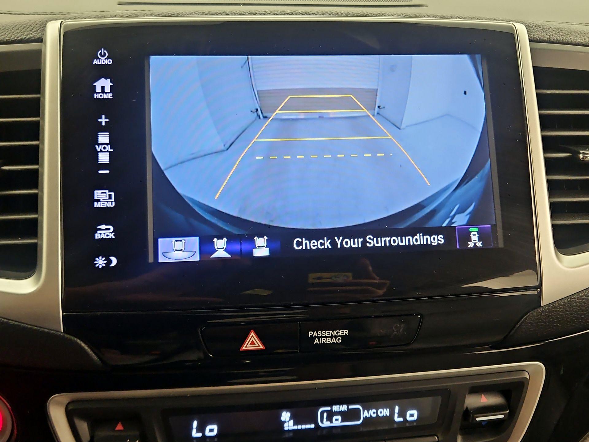 Thumbnail: 2017 Honda Pilot - 14