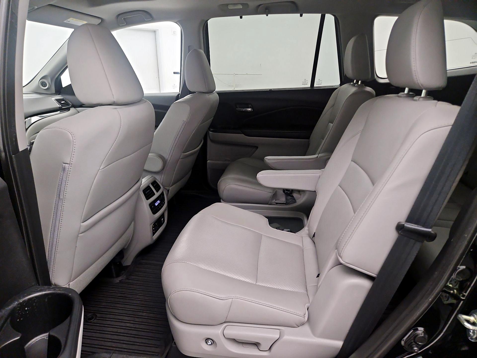Thumbnail: 2017 Honda Pilot - 19