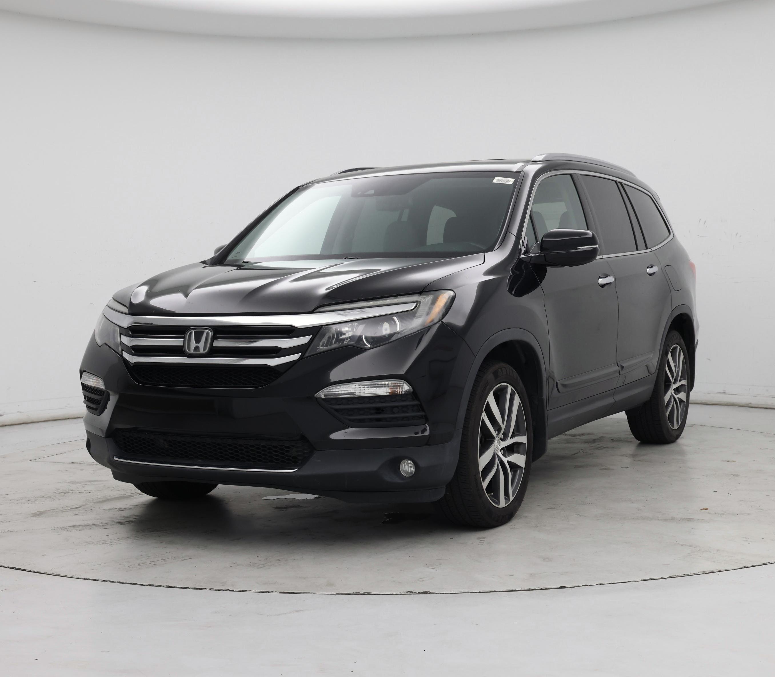 Thumbnail: 2017 Honda Pilot - 4