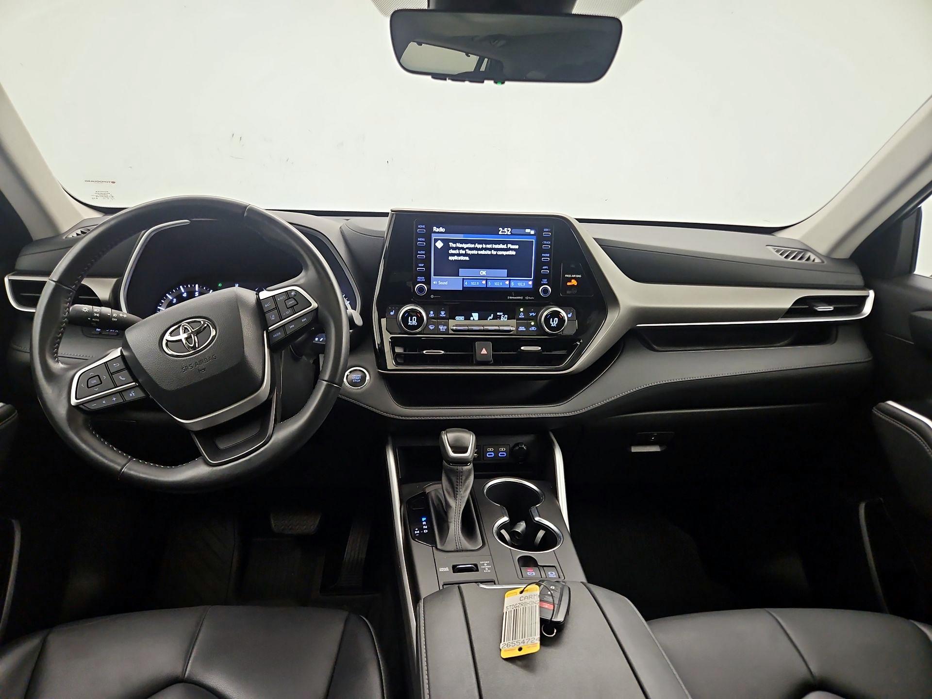Thumbnail: 2022 Toyota Highlander - 9